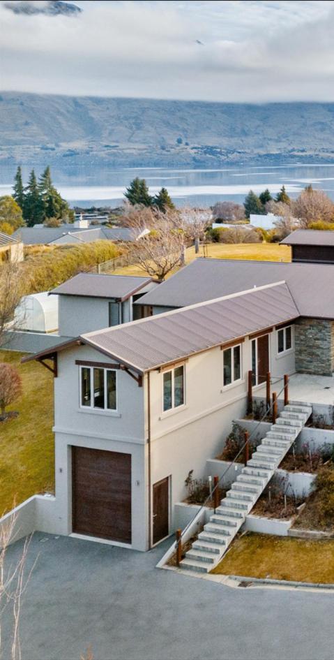 Nestled In Ridgecrest Guest house