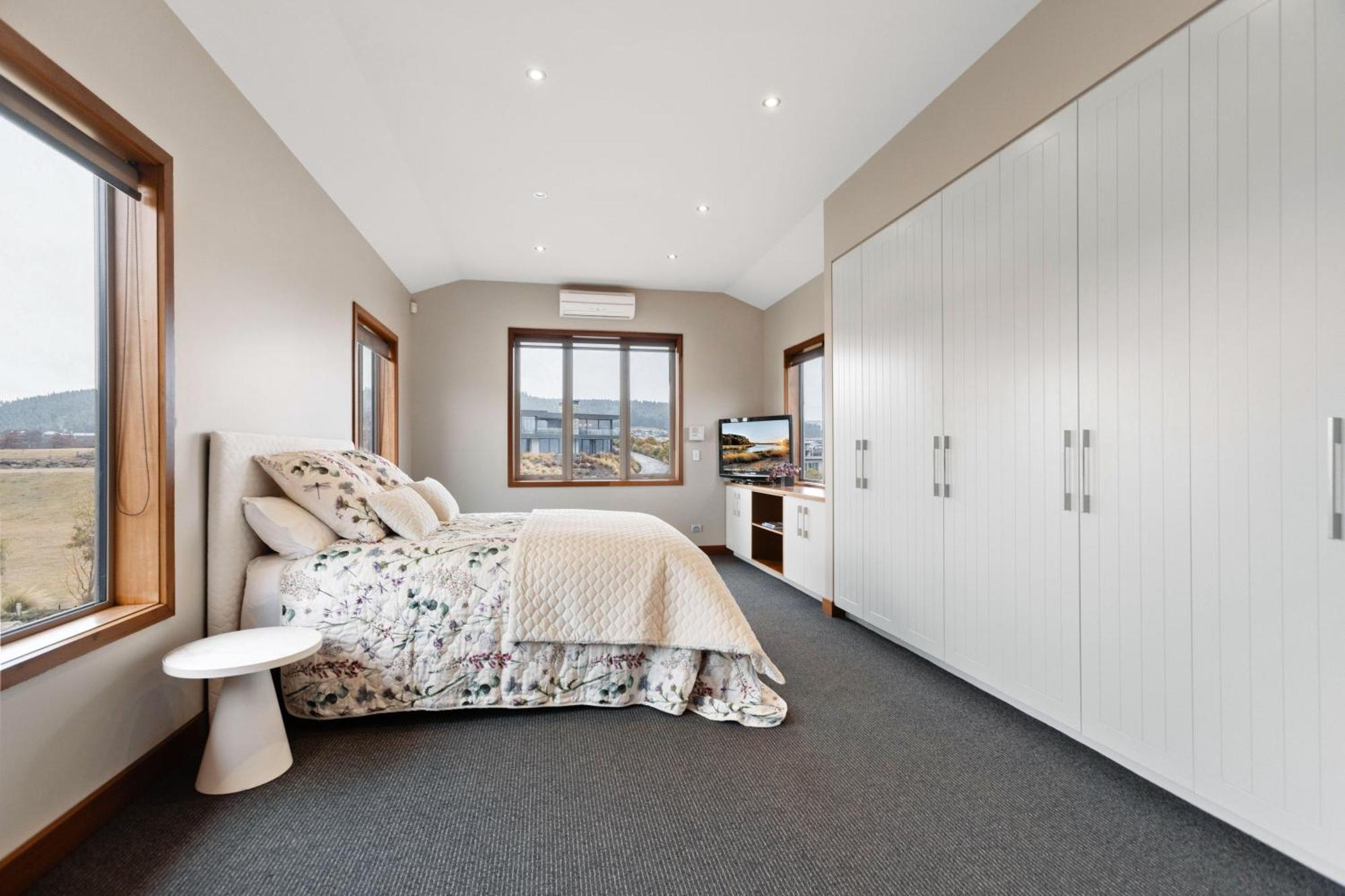 Nestled In Ridgecrest Guest house