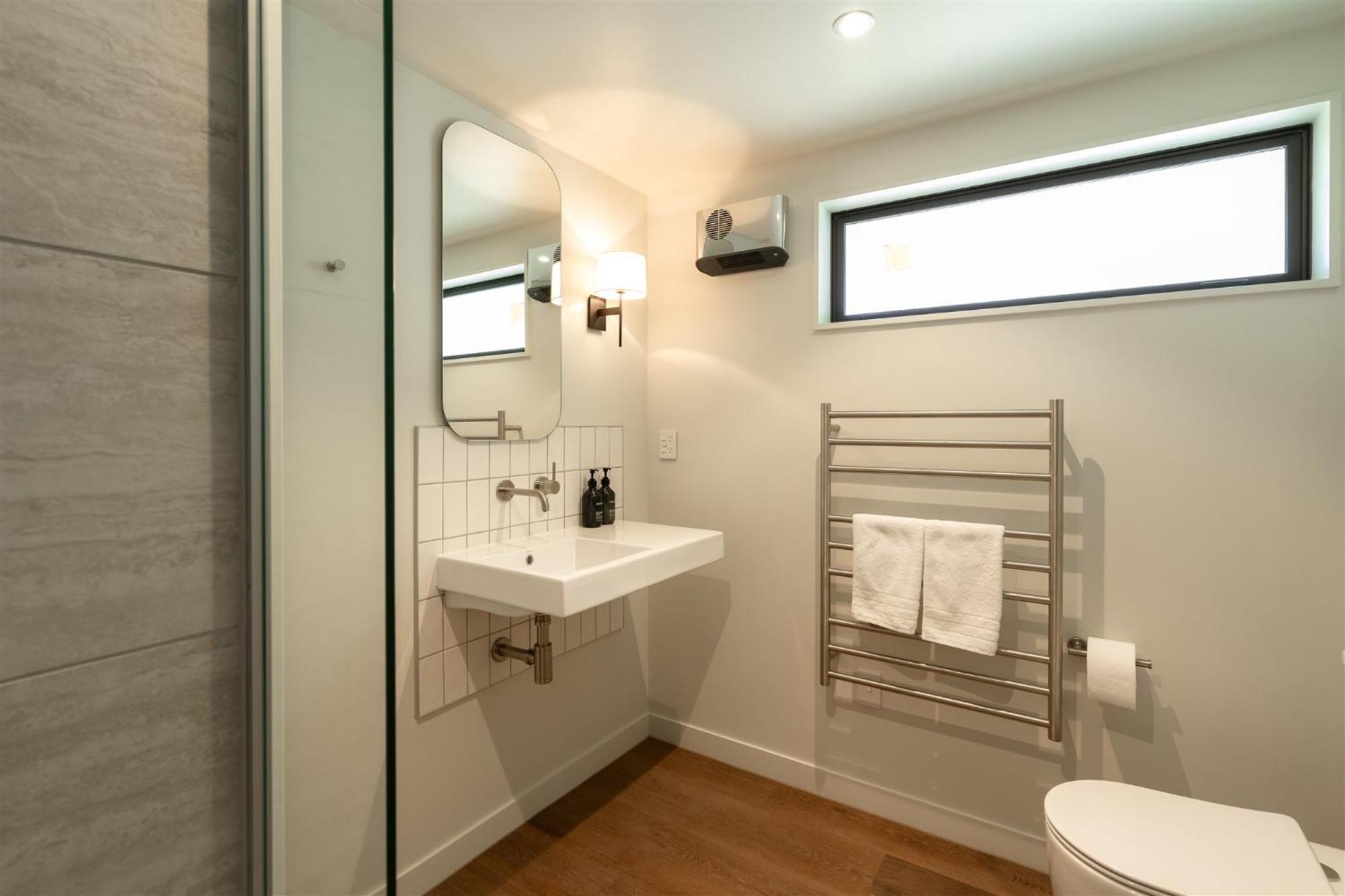Edgewater Hotel 4*
