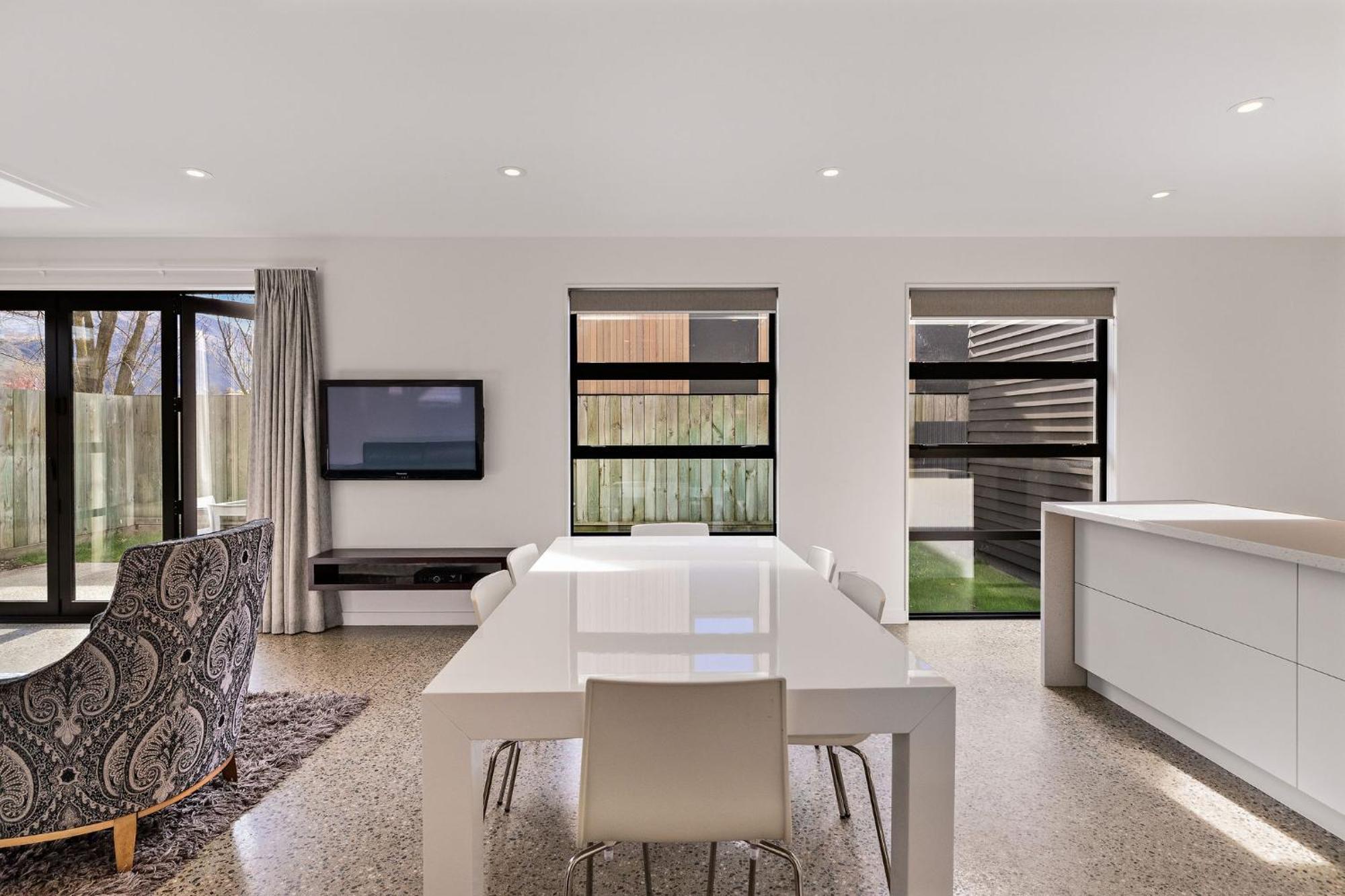 On Upton Apartment *