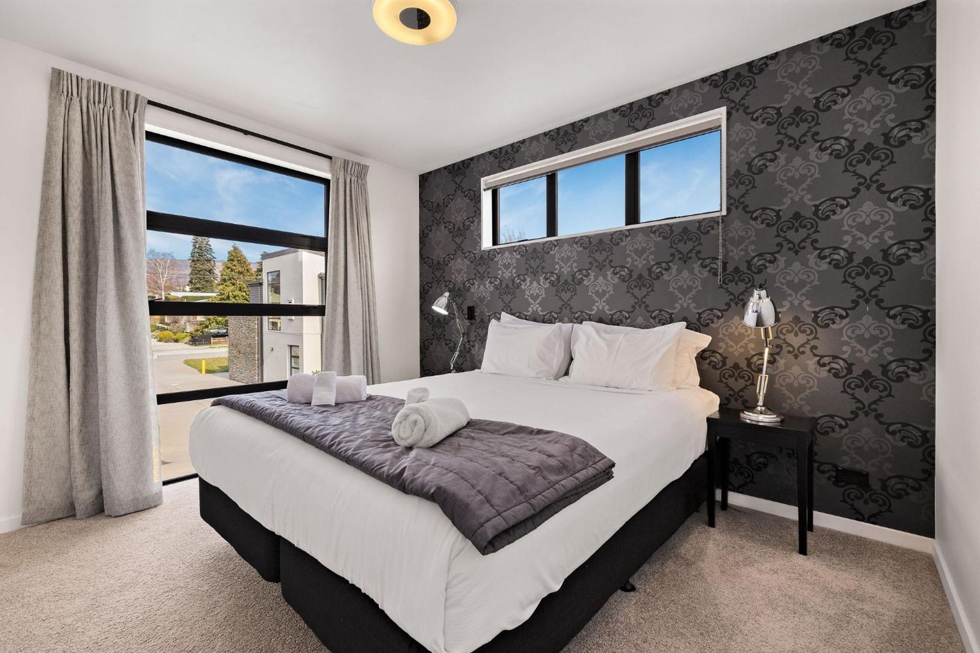 On Upton Apartment