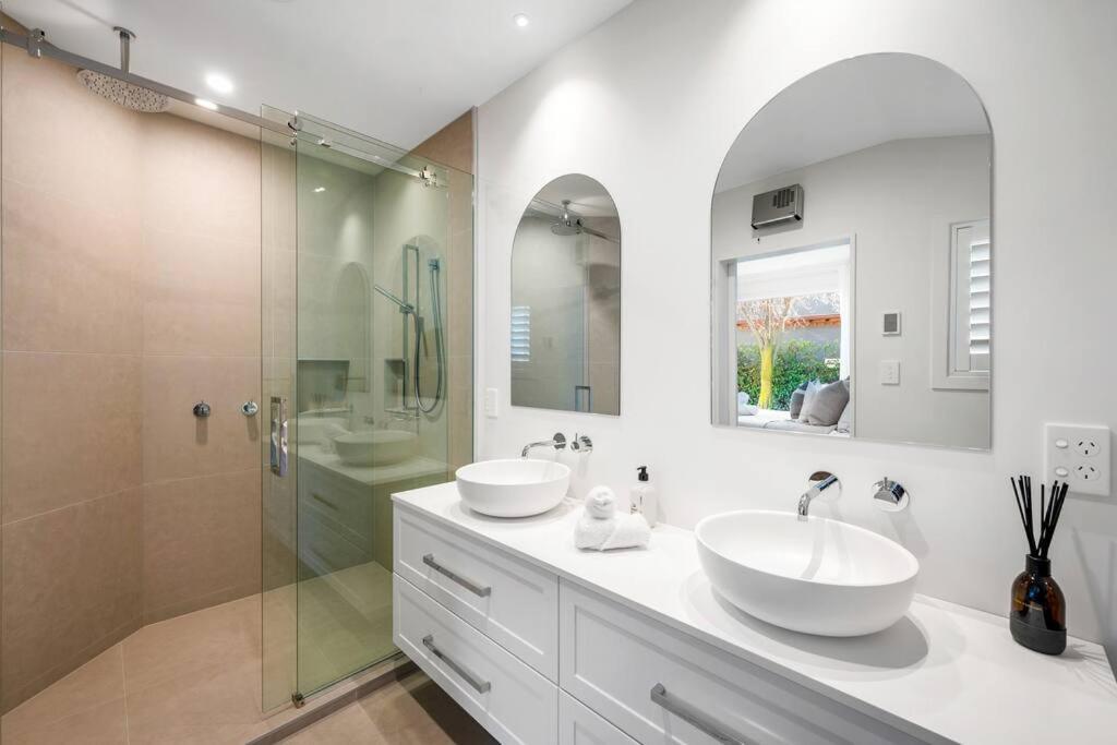 Luxury Home, Hot Tub, Garden Villa *