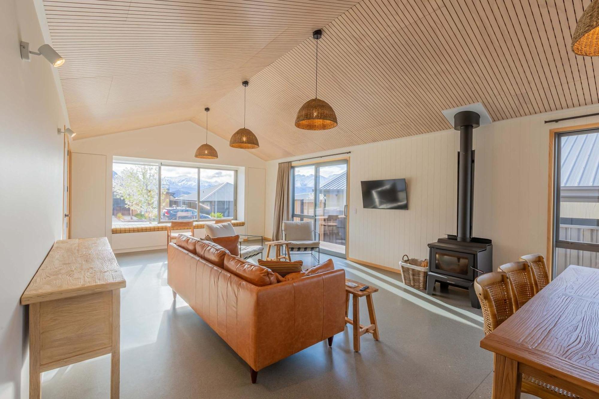 Sunny & Spacious On Scurr Terrace Wanaka