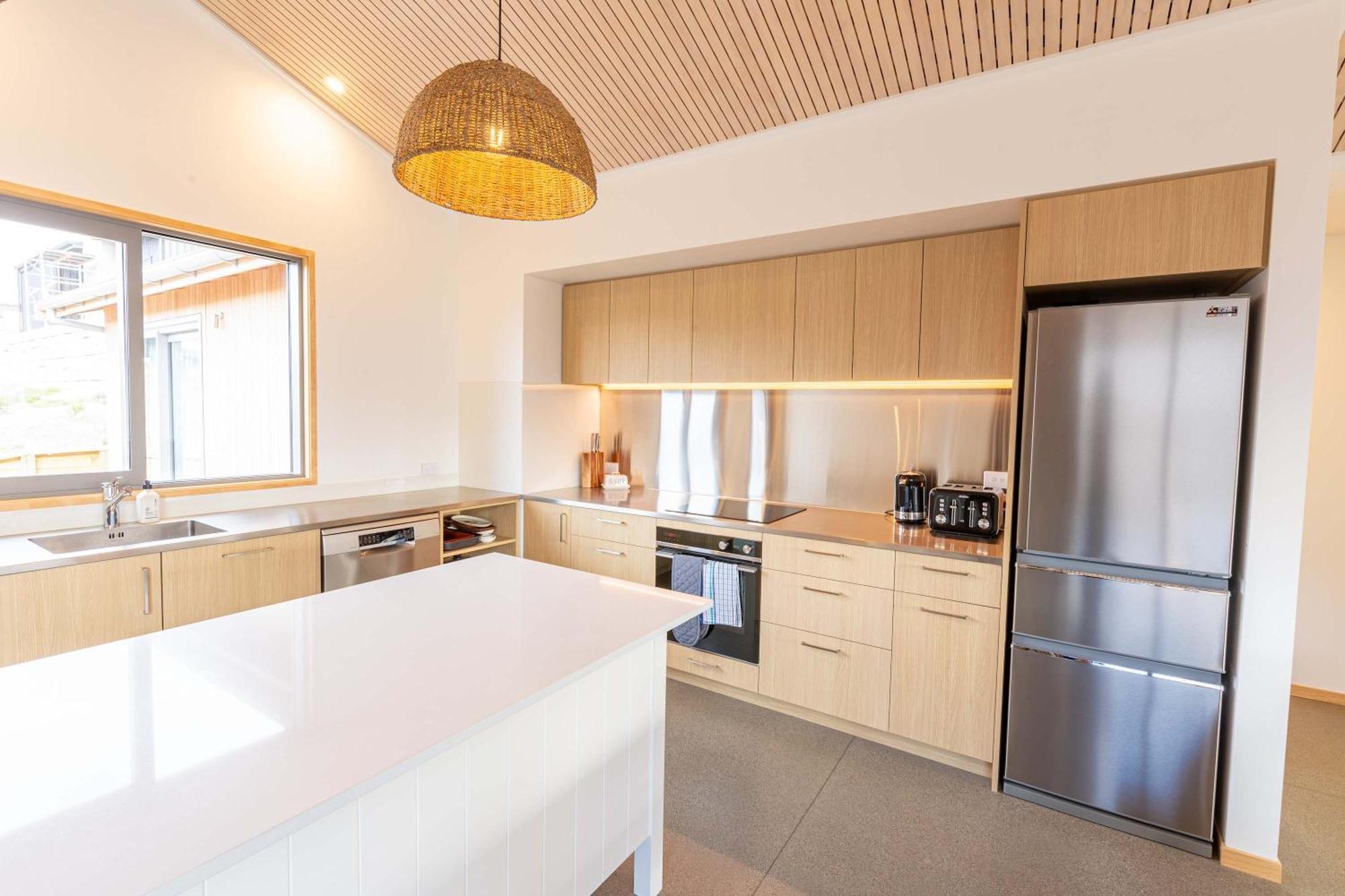 Sunny & Spacious On Scurr Terrace Holiday home Wanaka