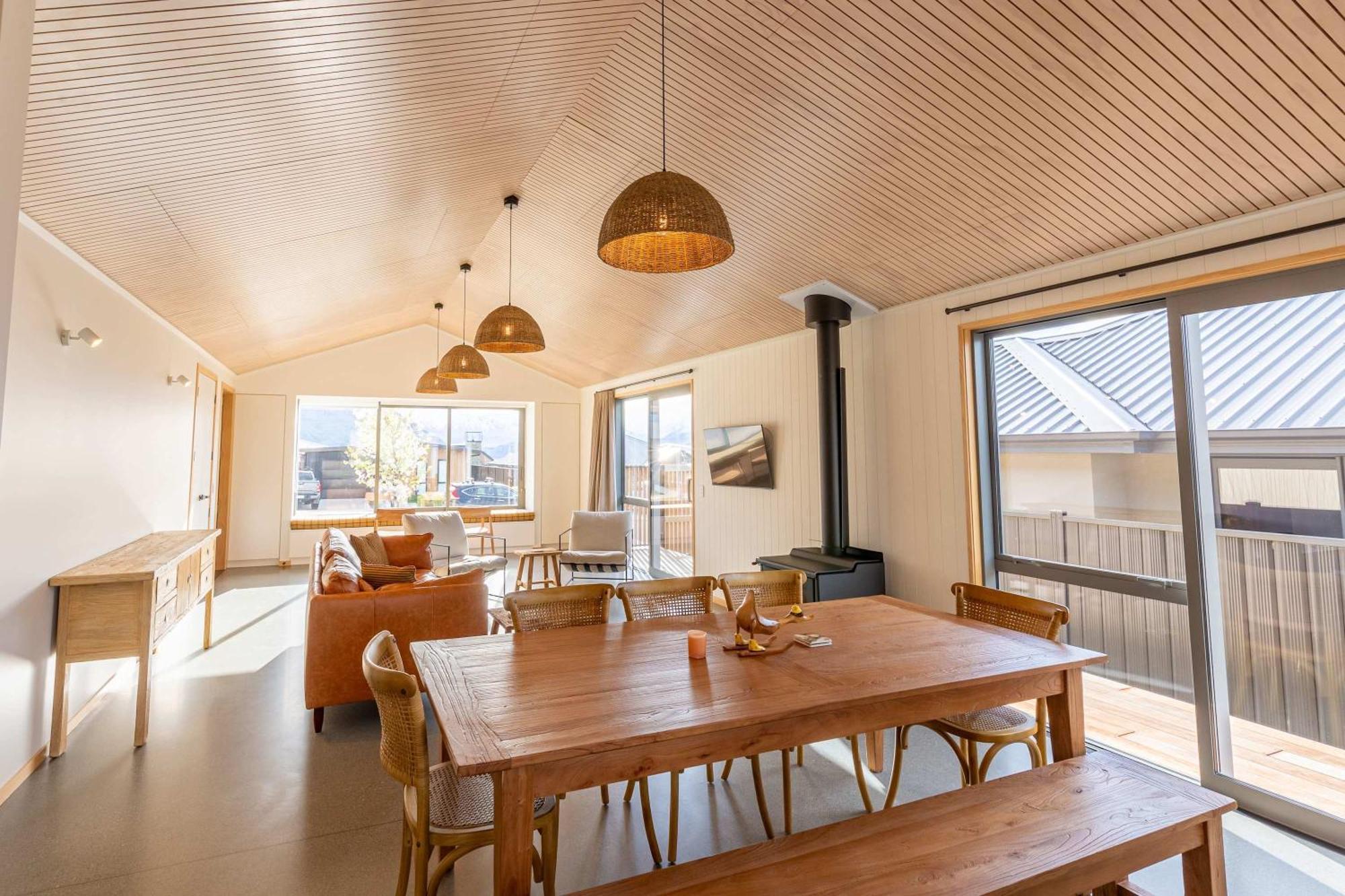 Sunny & Spacious On Scurr Terrace Holiday home *