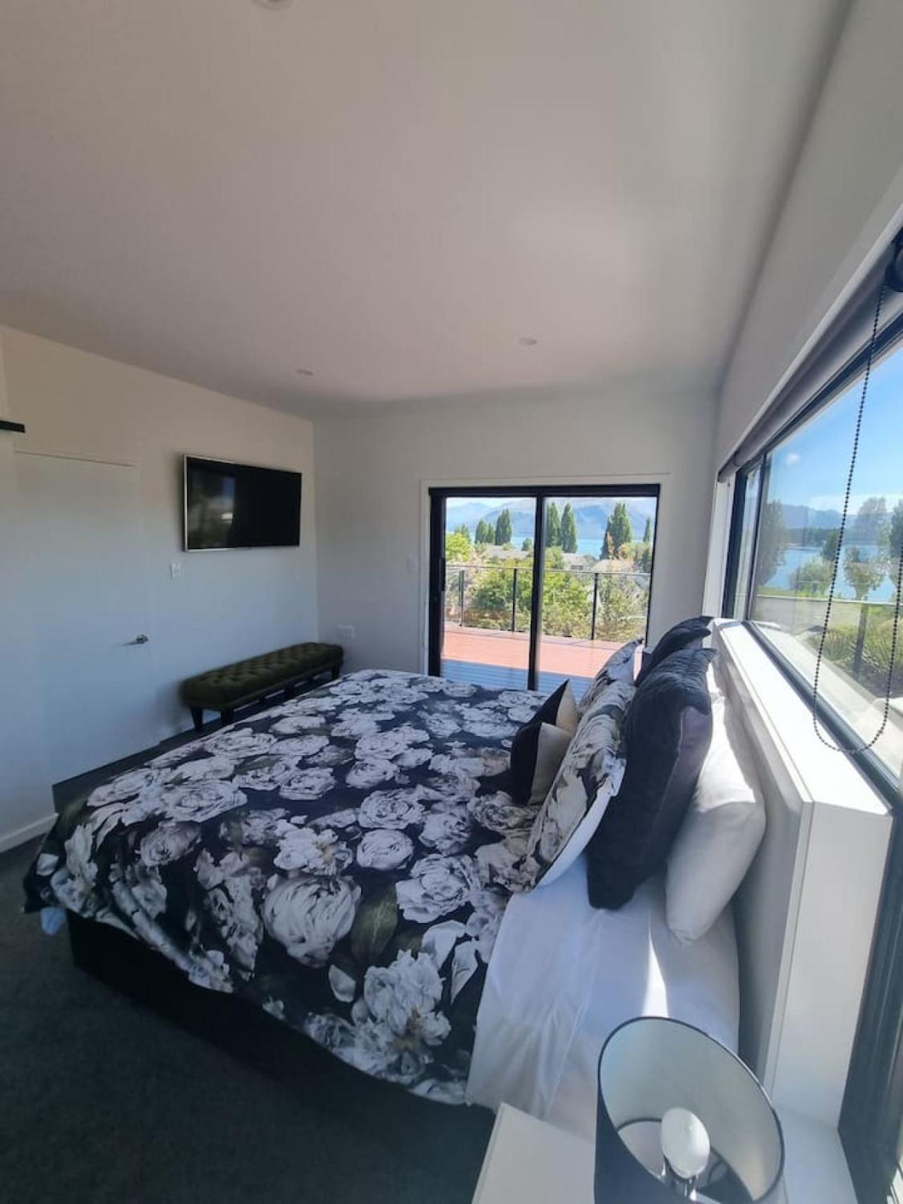 The Lookout - Views Holiday home *