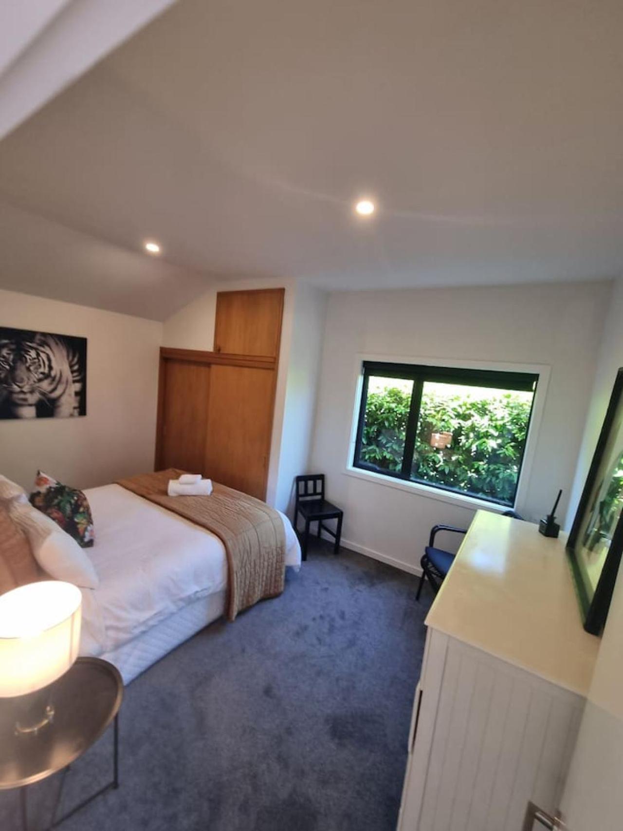 The Lookout - Views Holiday home