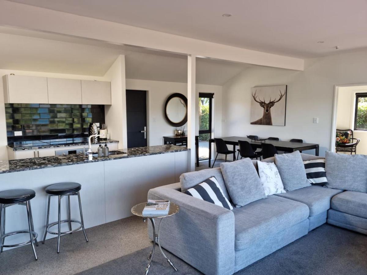 The Lookout - Views Holiday home