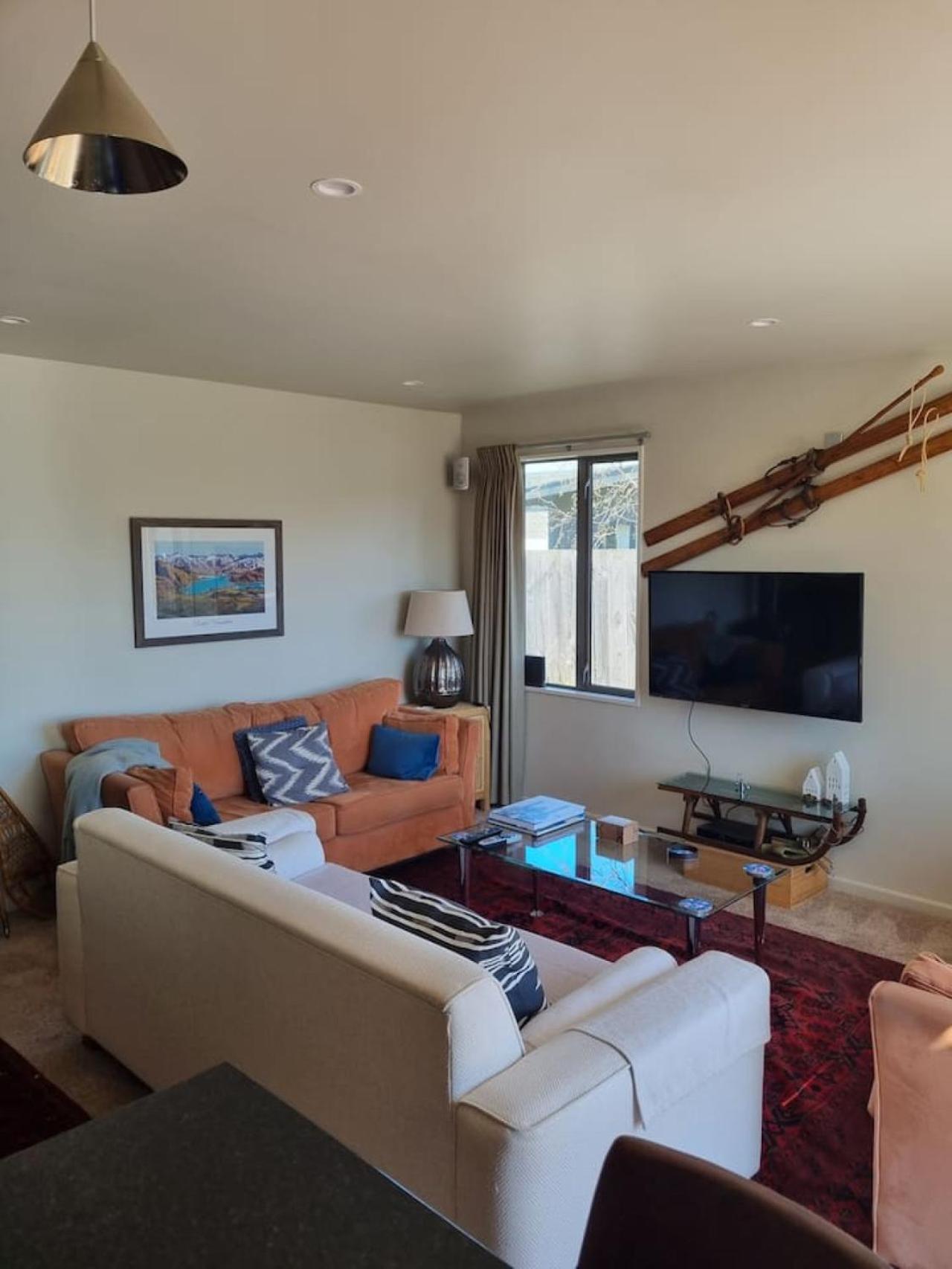 Amazing Location 2 Bedroom Unit Apartment