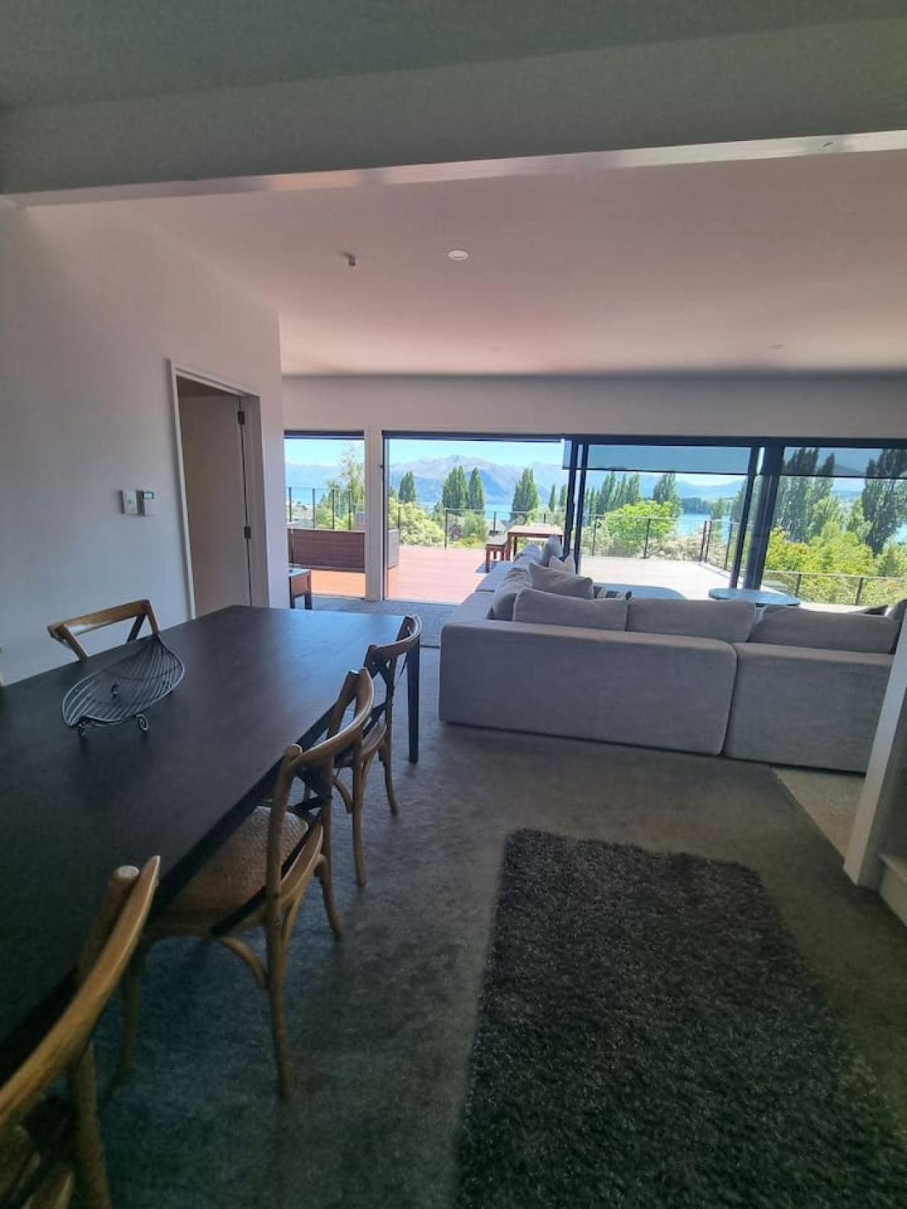 The Lookout - Views Holiday home *