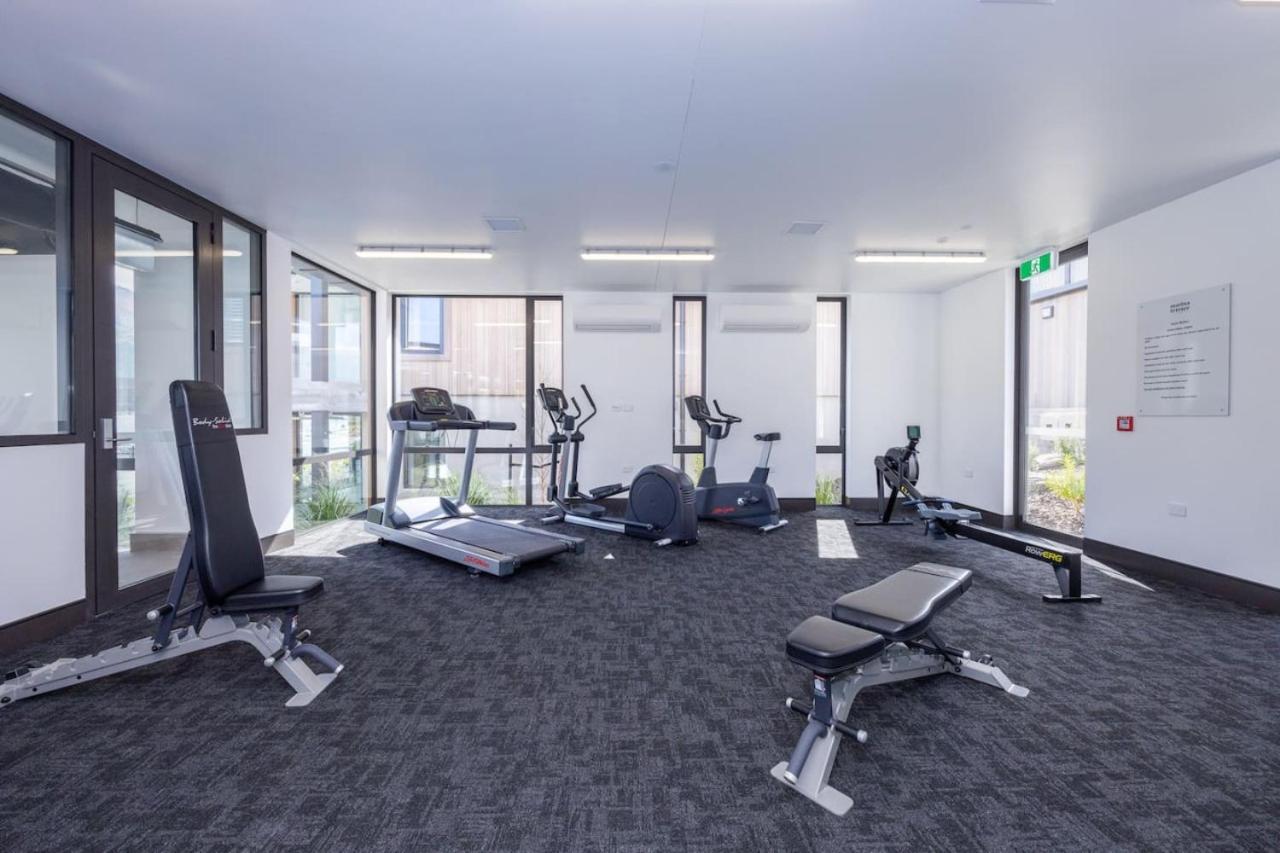 Apartment Penthouse With Marina Views - Or Two Bedroom *