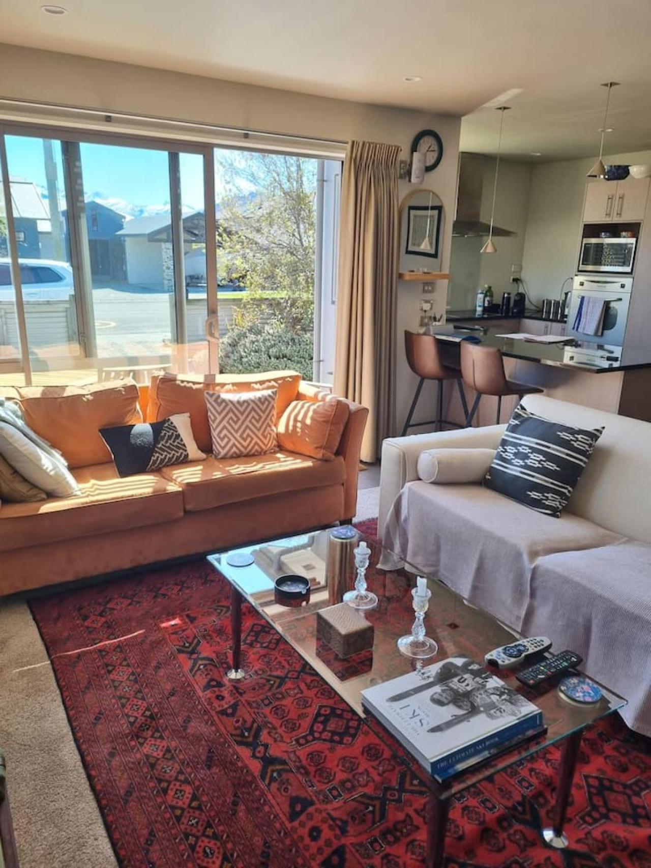 Amazing Location 2 Bedroom Unit