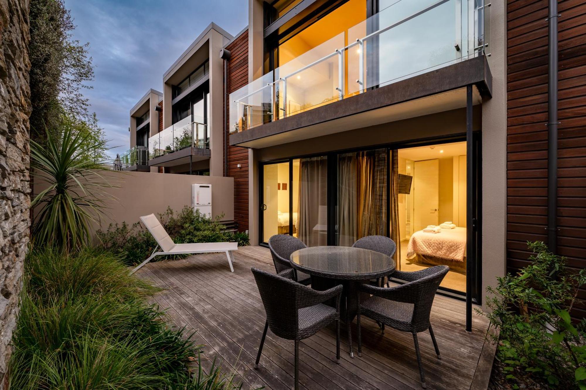 Lakefront View With Sauna Apartment *