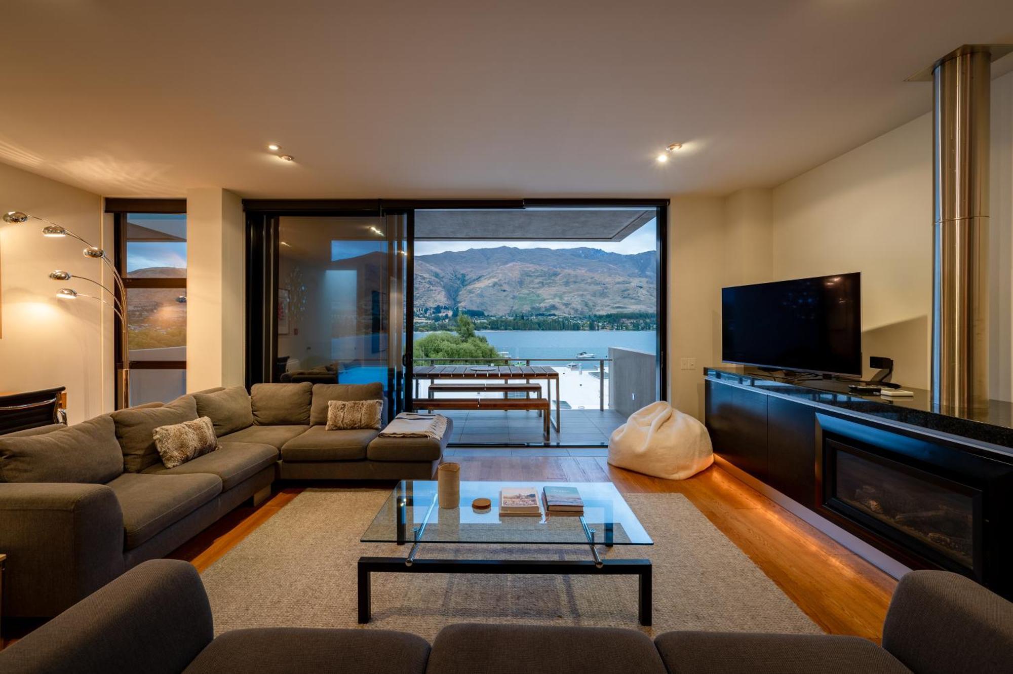 Apartment Lakefront View With Sauna Wanaka