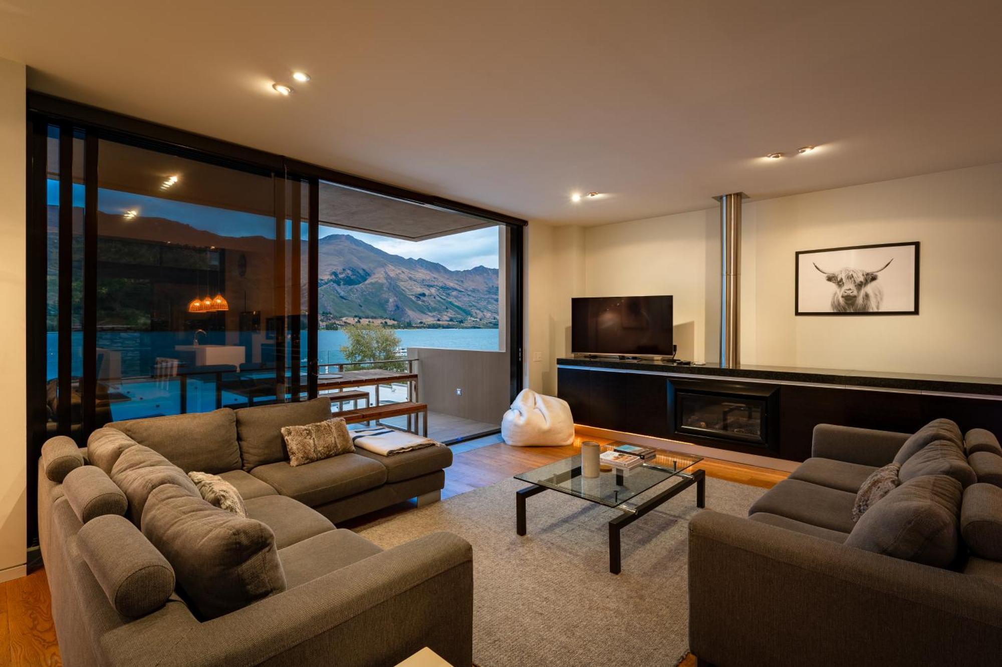 Apartment Lakefront View With Sauna