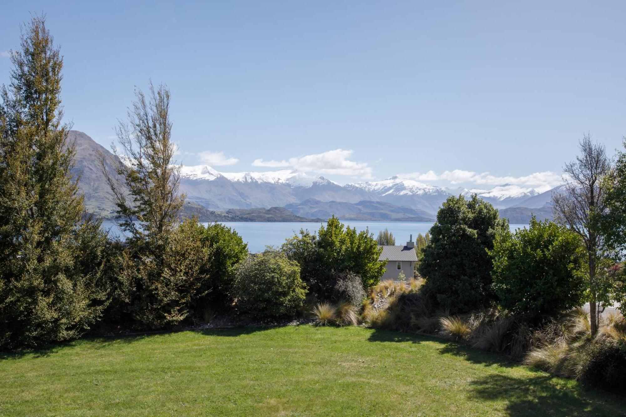 Holiday home Tawhiri - Tranquility, Space And Stunning Views In Paradise Wanaka