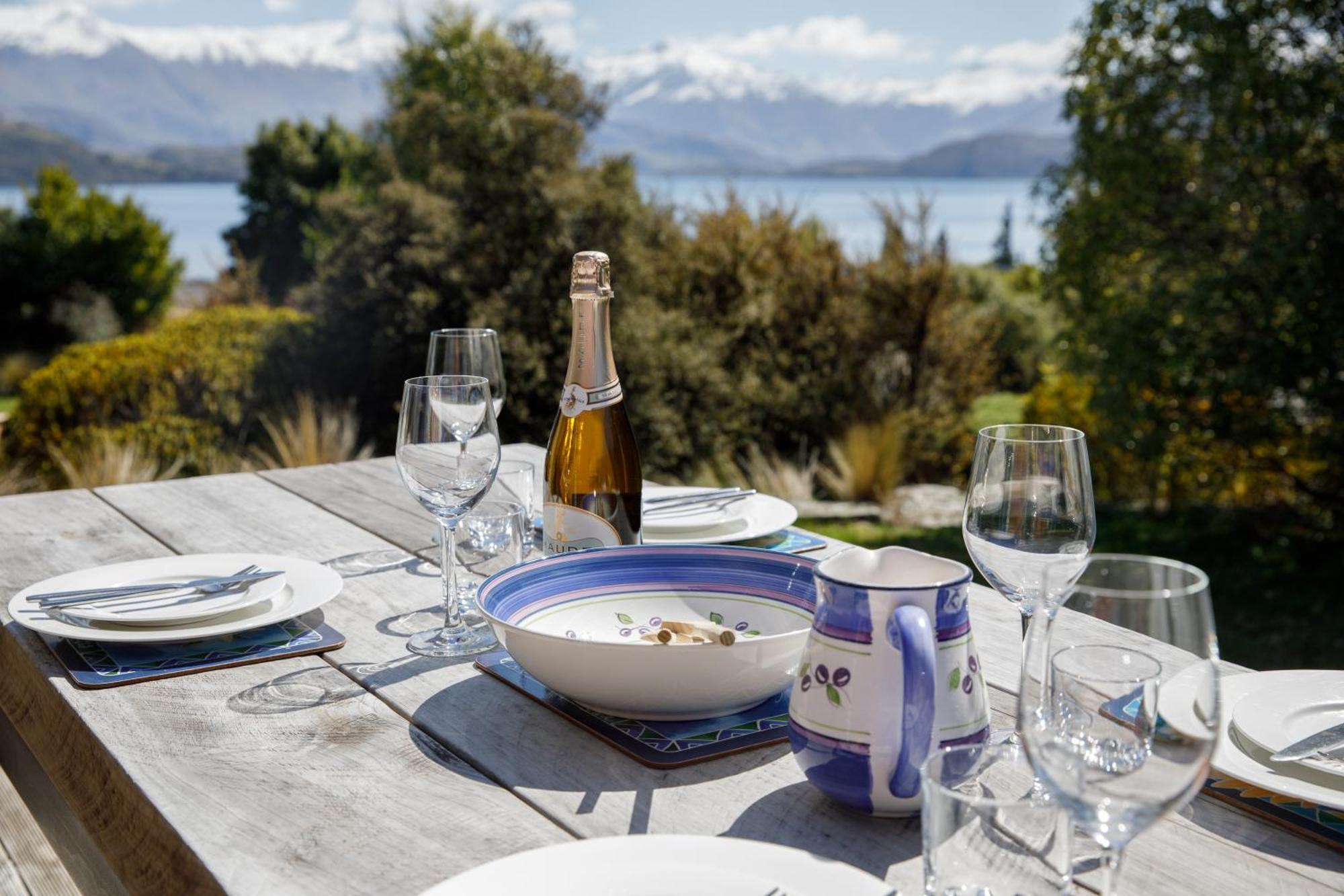 Tawhiri - Tranquility, Space And Stunning Views In Paradise Holiday home *