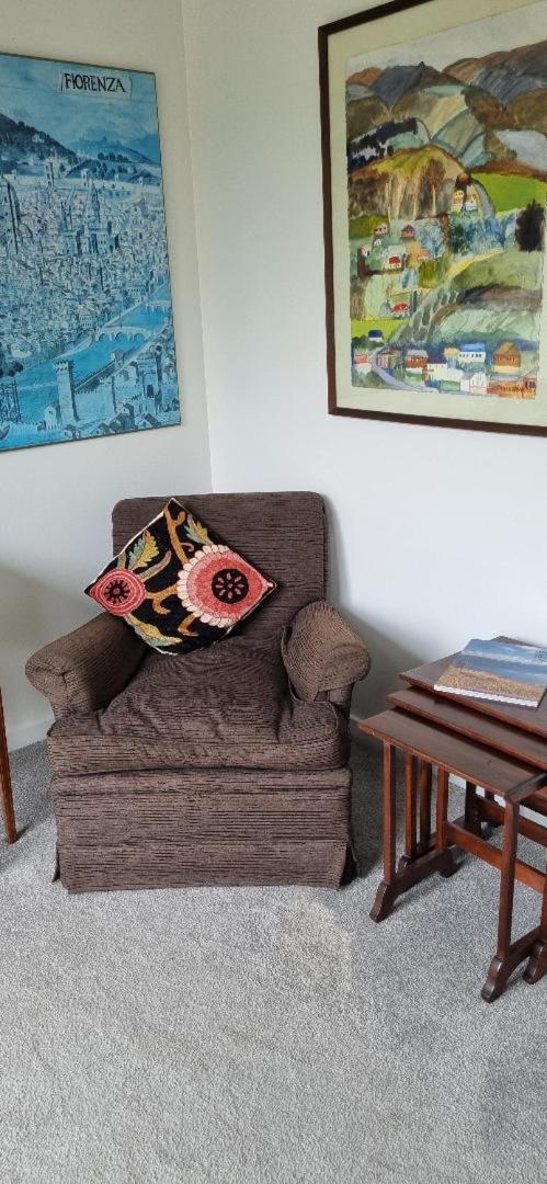 On Mcrae Guest house *