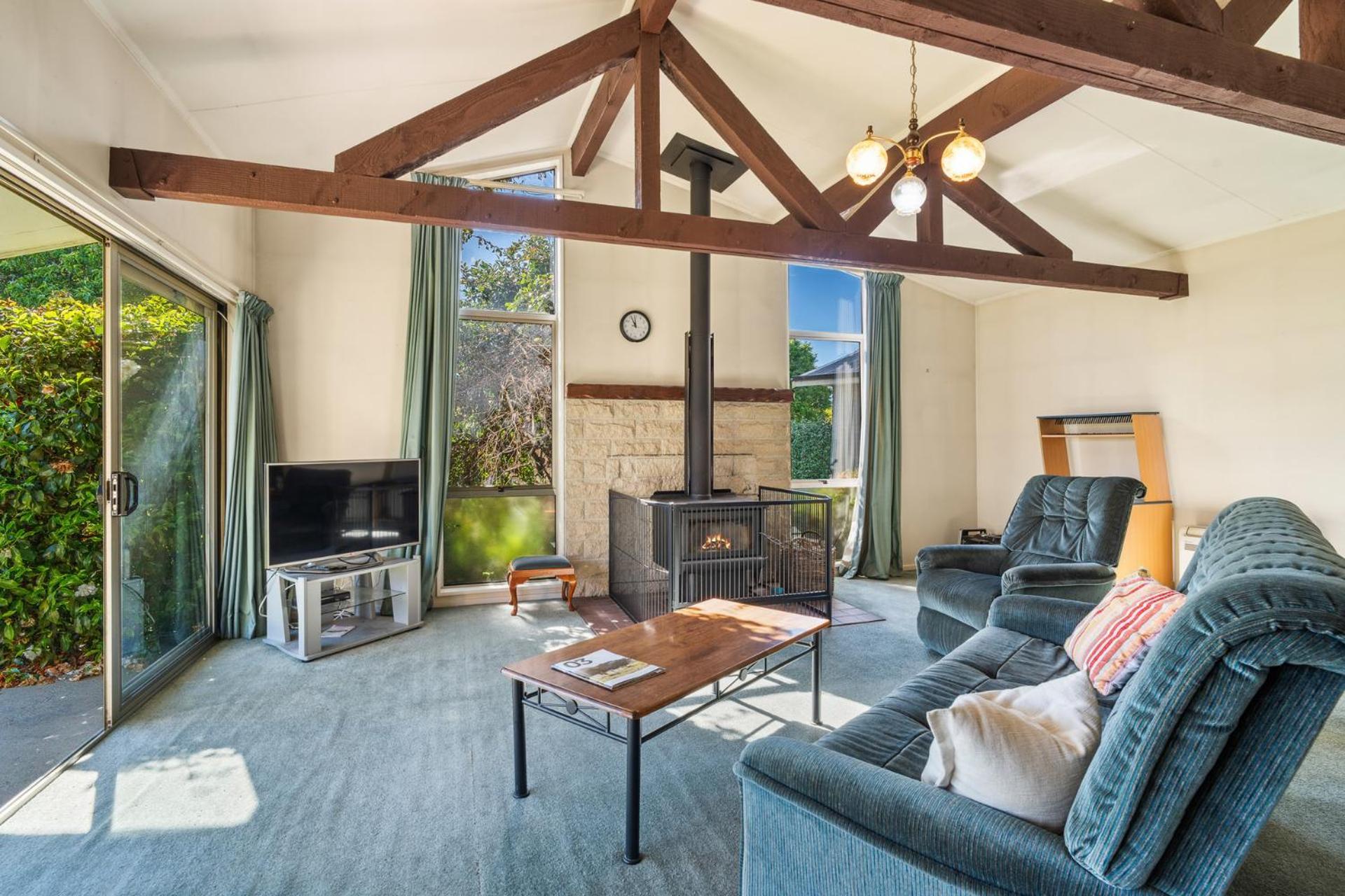 Holiday home Sunlit Solace -