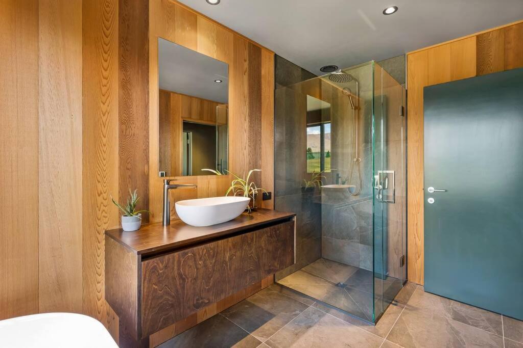 Mountain Serenity Retreat Holiday home Wanaka
