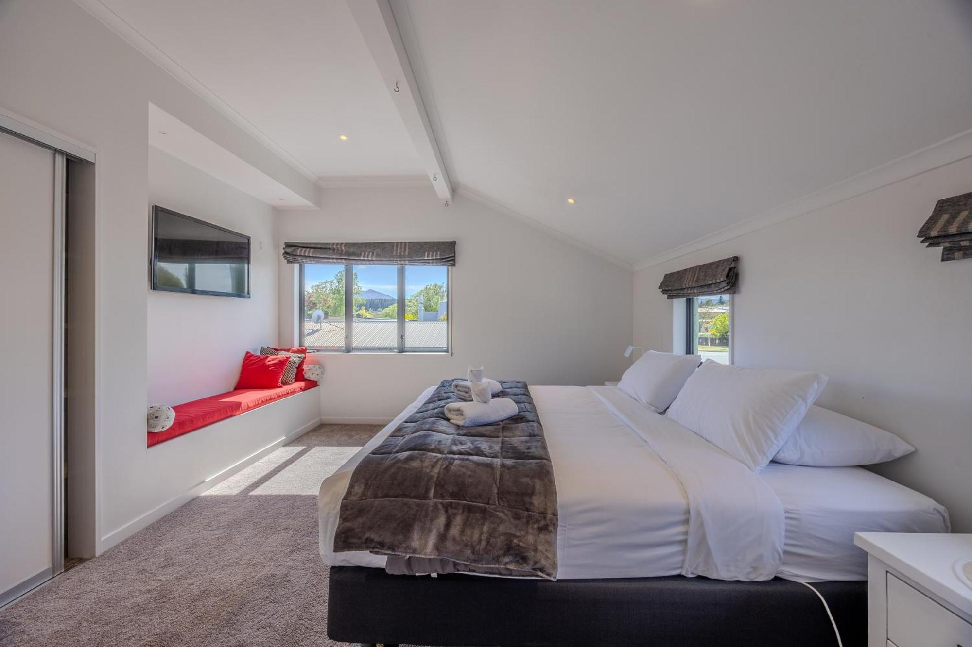 Mountain & Views In