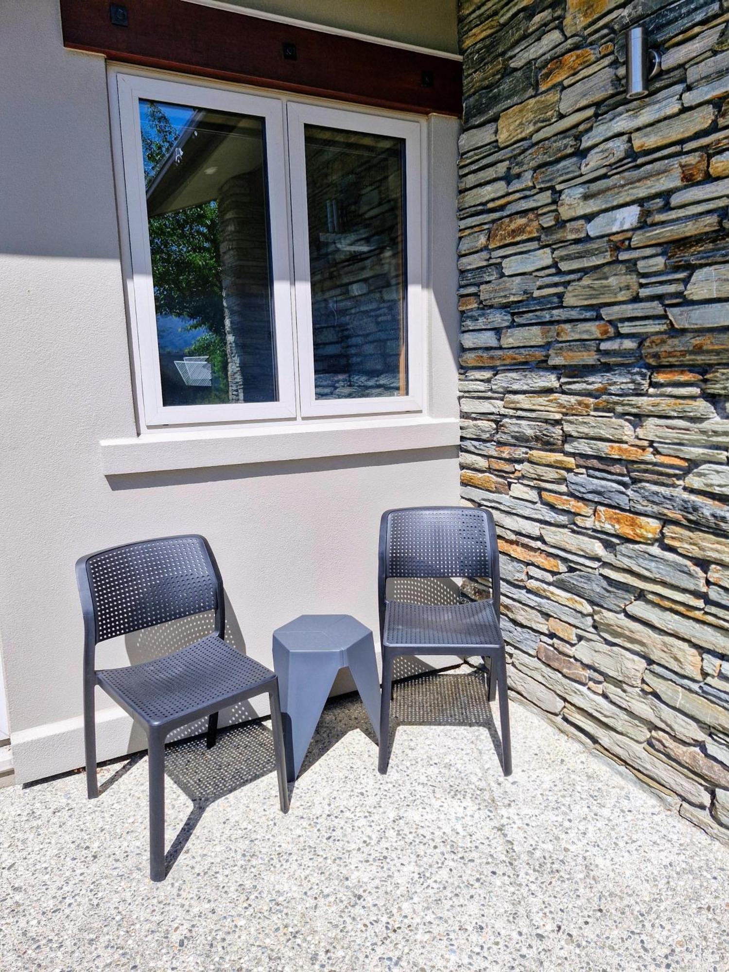 Nestled In Ridgecrest Guest house