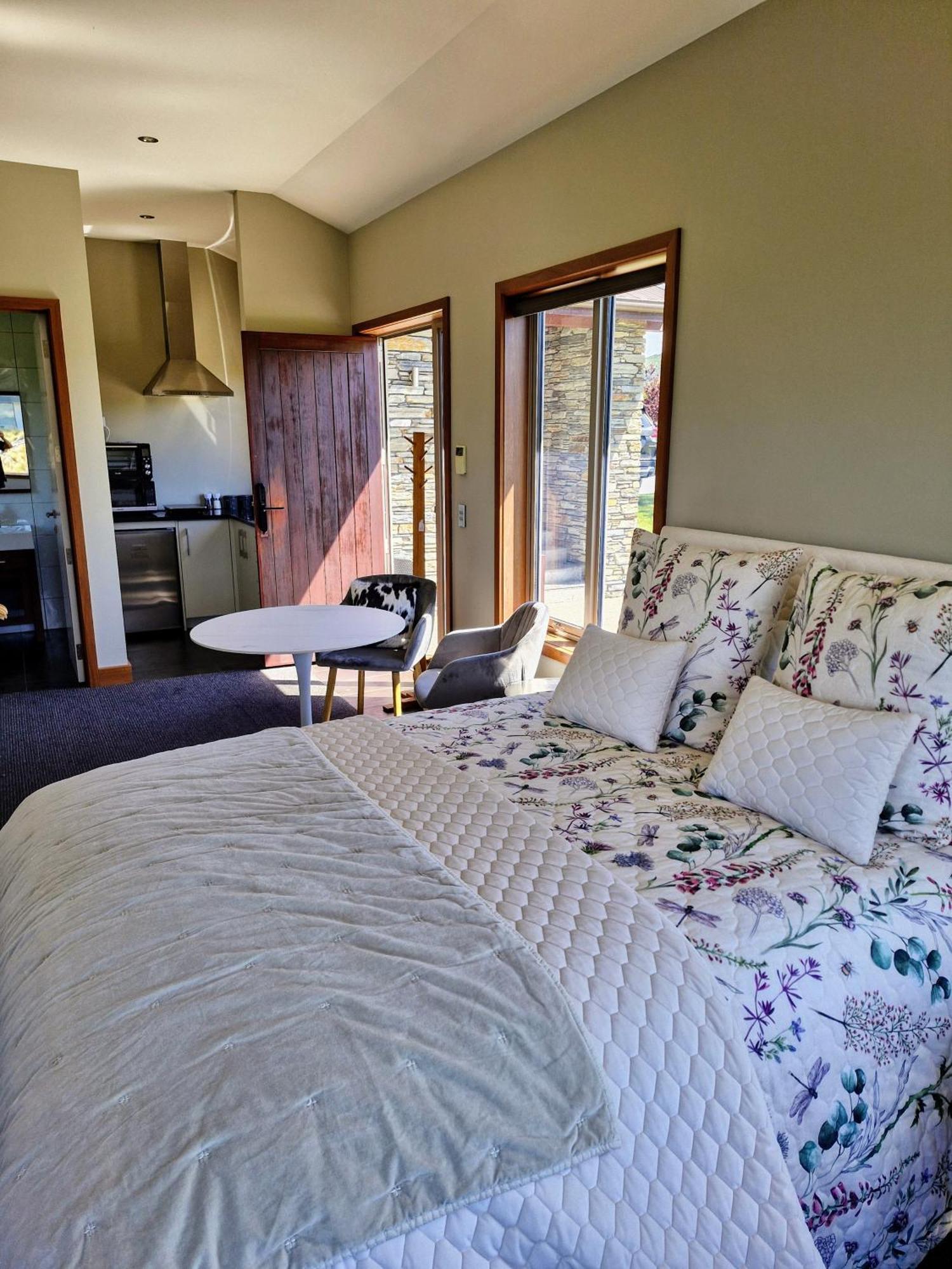 Nestled In Ridgecrest * Wanaka