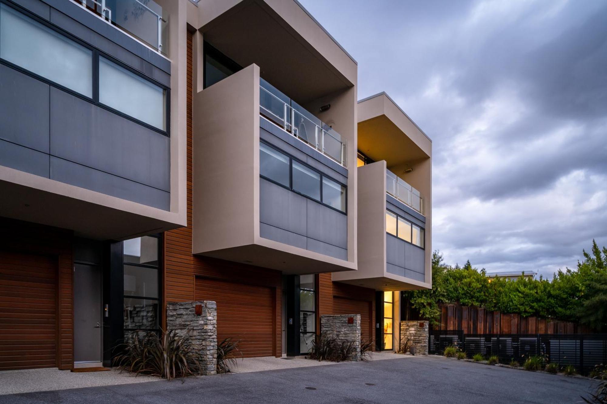 Hana By Sotheby's Luxury Homes Apartment
