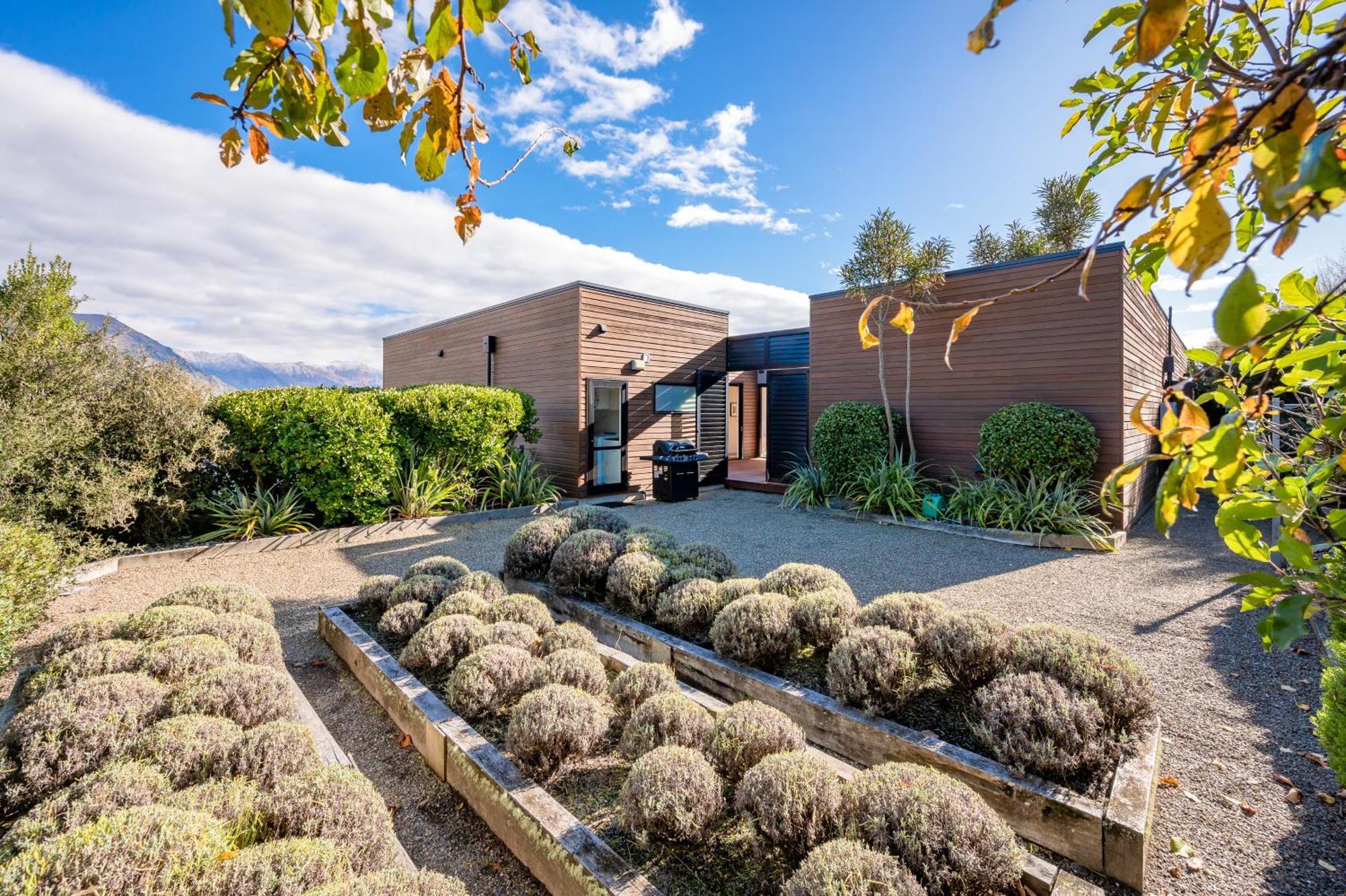 Cedar House By Sotheby's Luxury Homes *