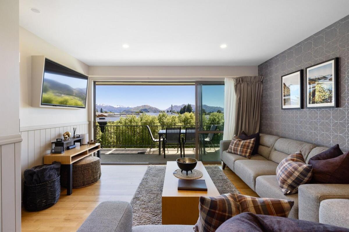 Aspiring Mountain Views Apartment Wanaka