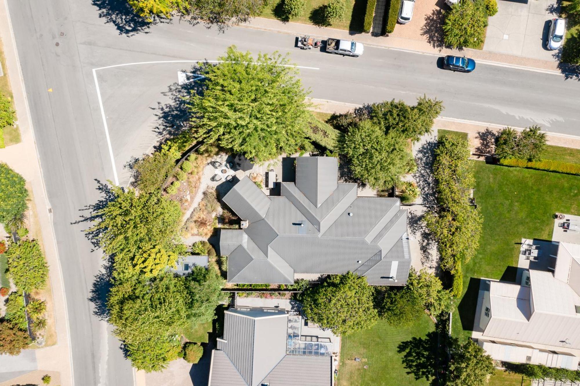 Emerald Oasis By Sotheby's Luxury Homes Wanaka