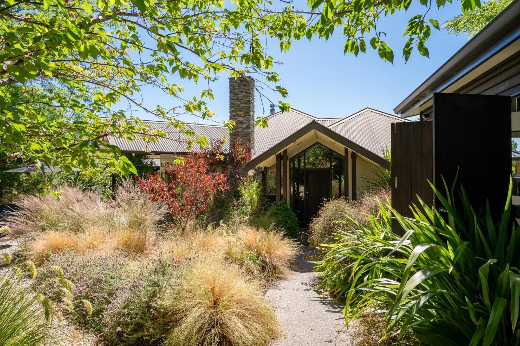 Emerald Oasis By Sotheby's Luxury Homes