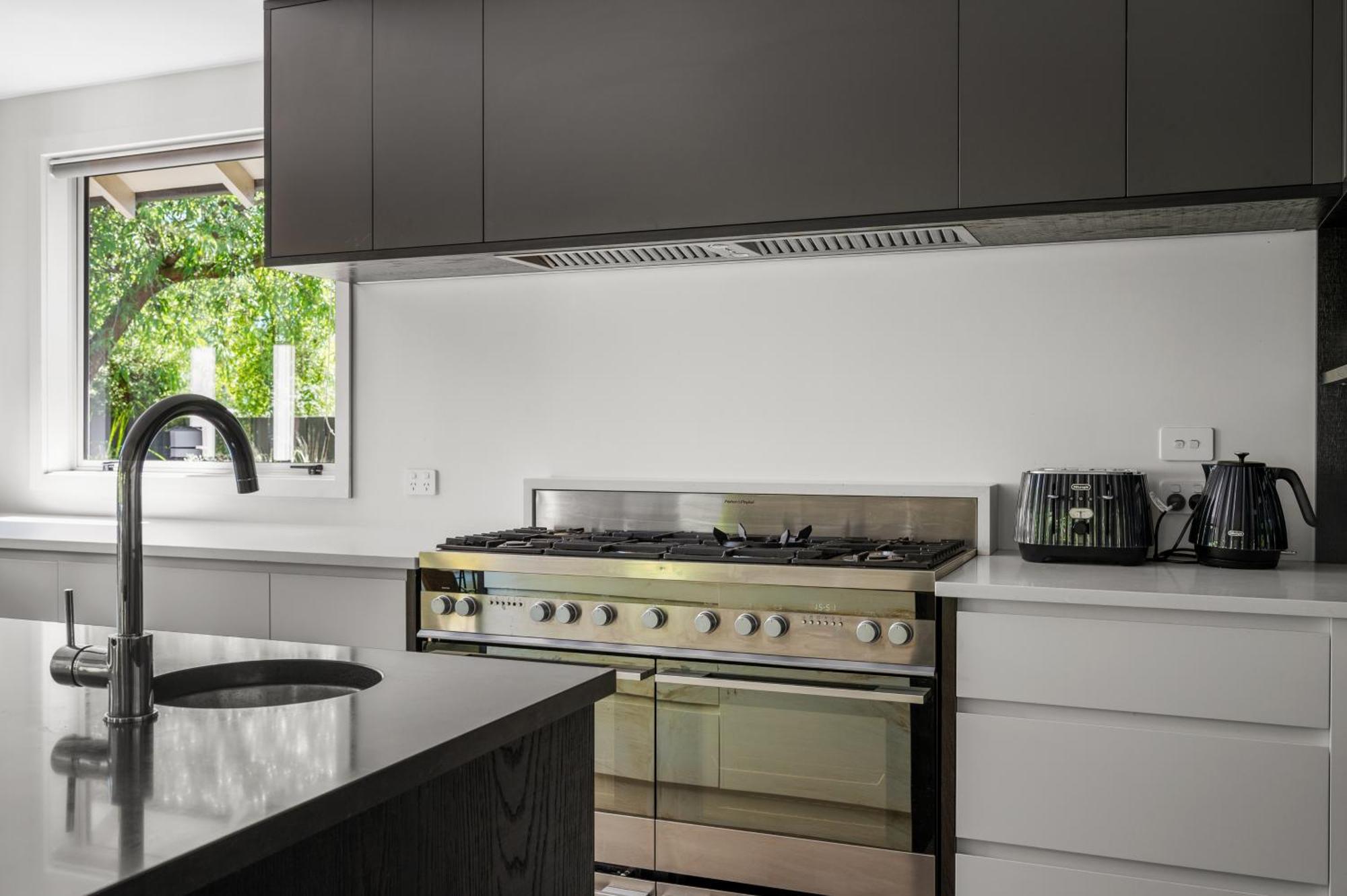 Emerald Oasis By Sotheby's Luxury Homes Wanaka