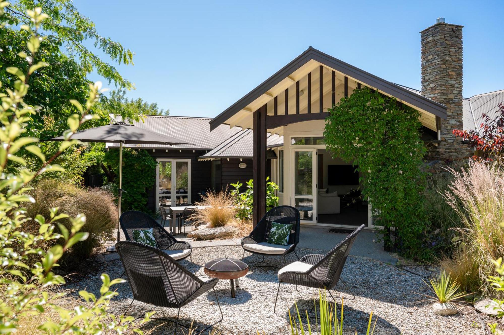 Emerald Oasis By Sotheby's Luxury Homes *