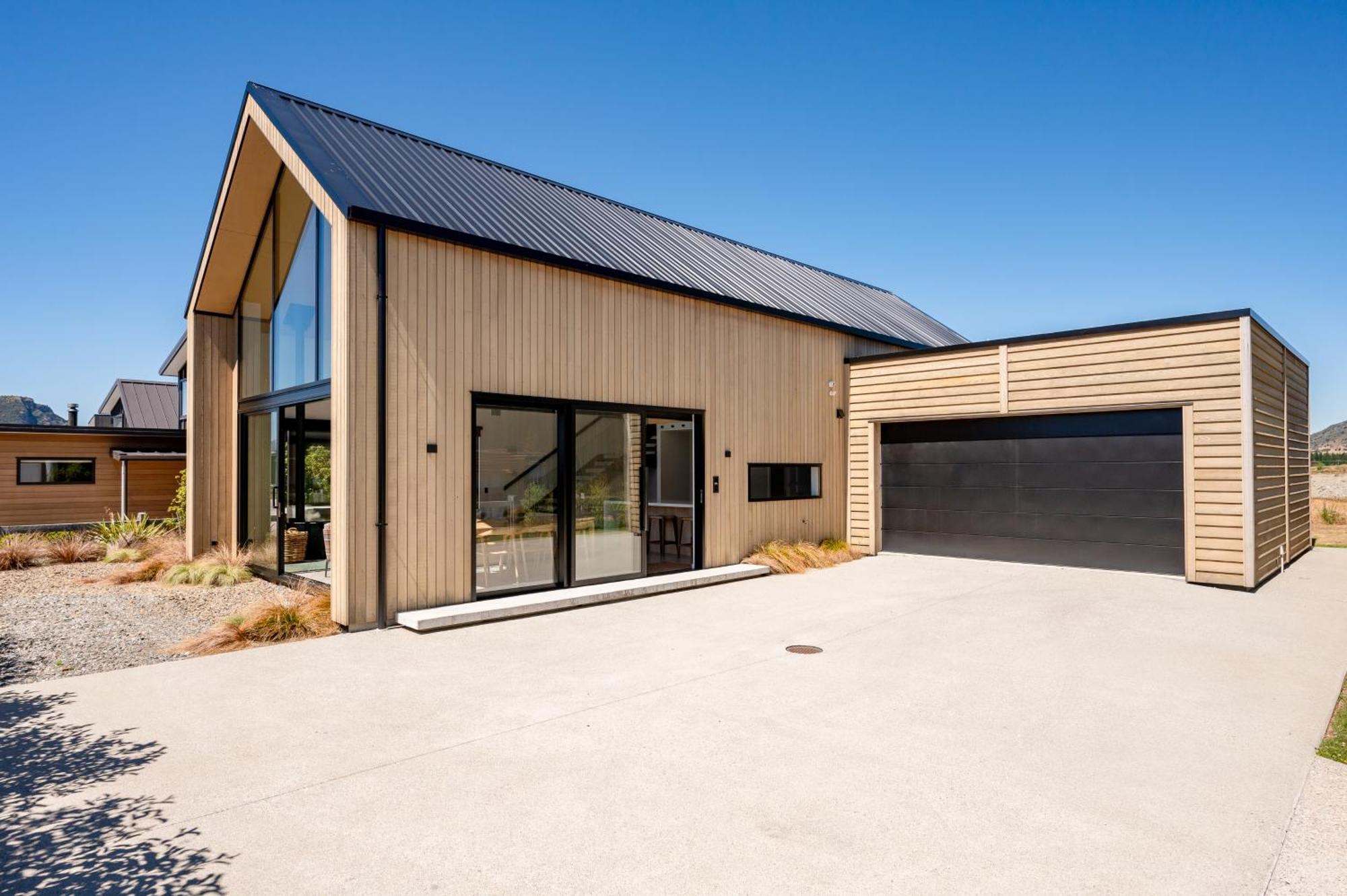 Coco By Sotheby's Luxury Homes * Wanaka