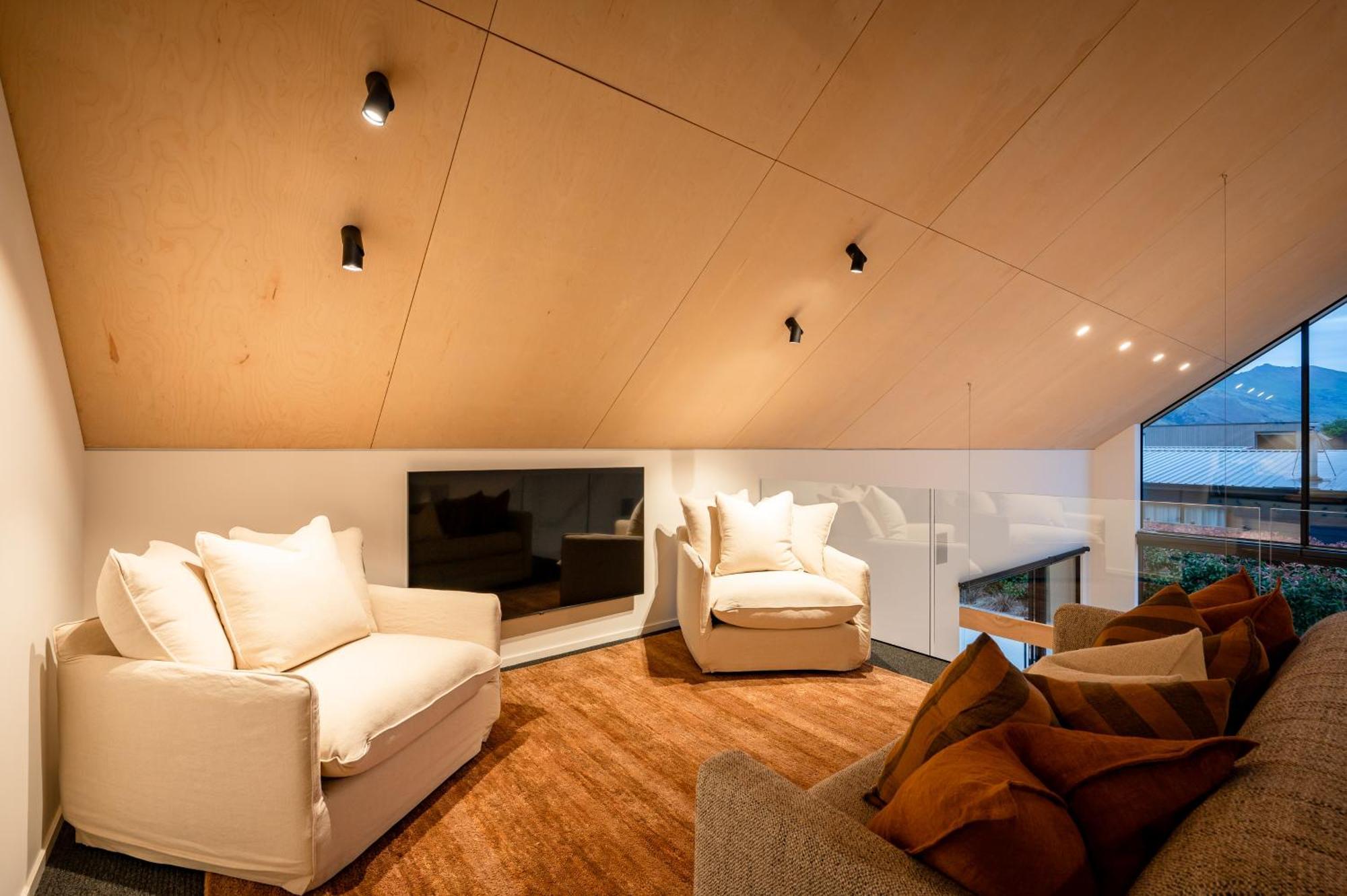 Coco By Sotheby's Luxury Homes * Wanaka