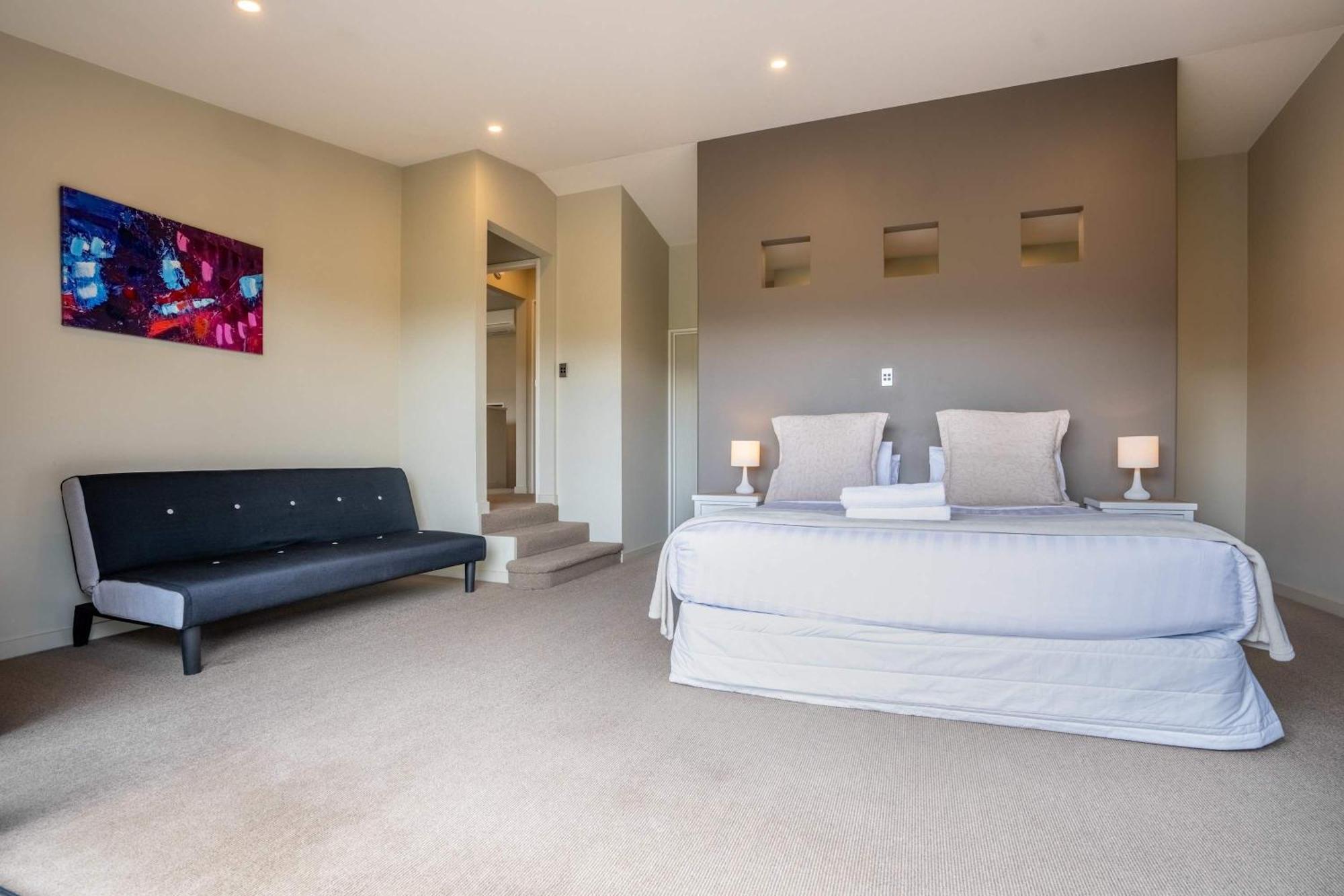 Magical And Mountain Views Holiday home Wanaka