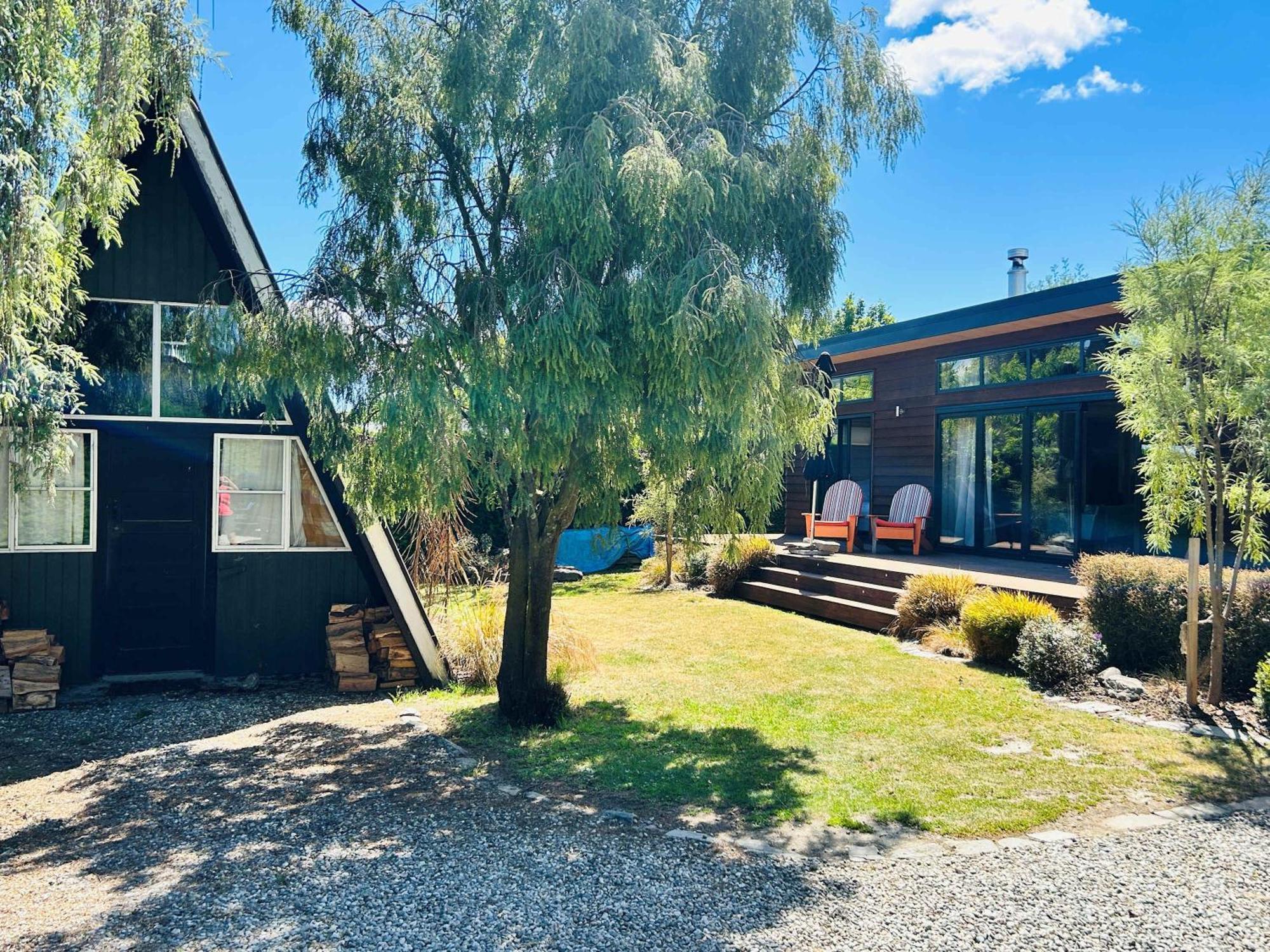 Modern Kowhai * Wanaka