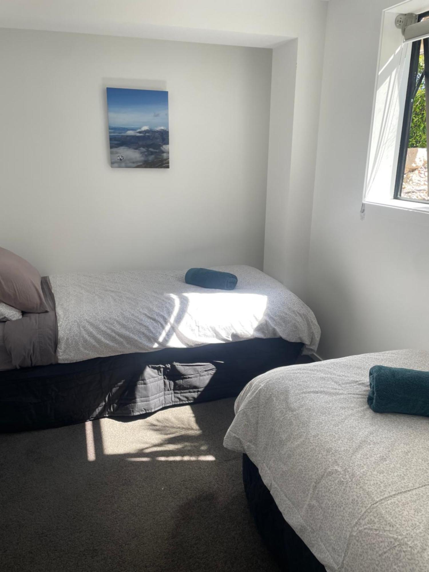 2 Bedroom, Walk To Town Apartment *