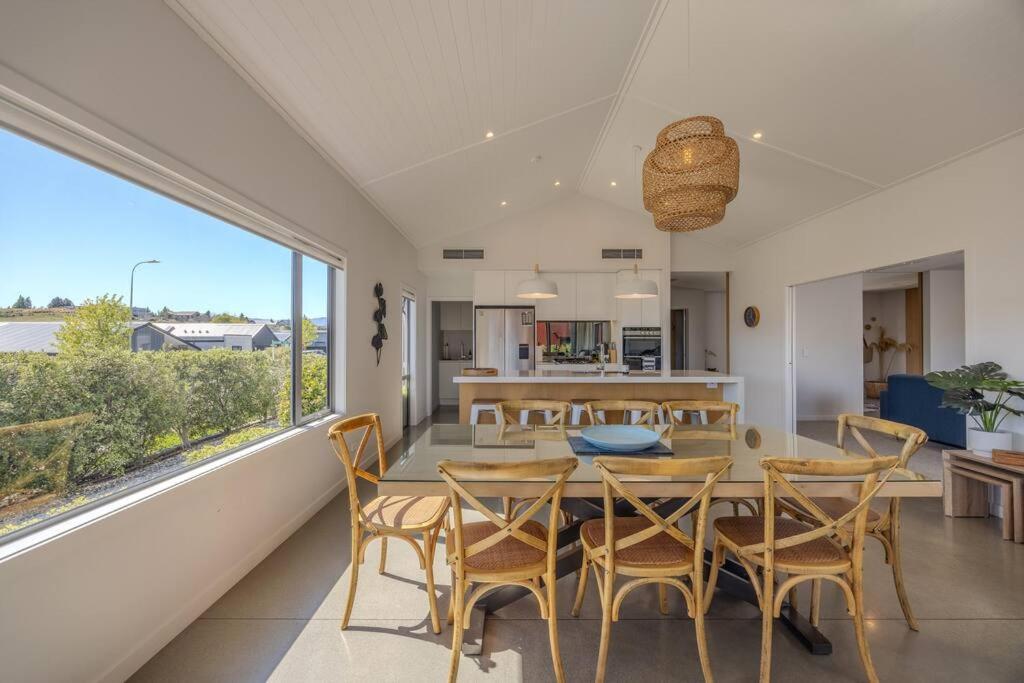 Lakeview Heights - 2020 Built Luxury Large House & Self Contained - 264 Sq Mtr Holiday home