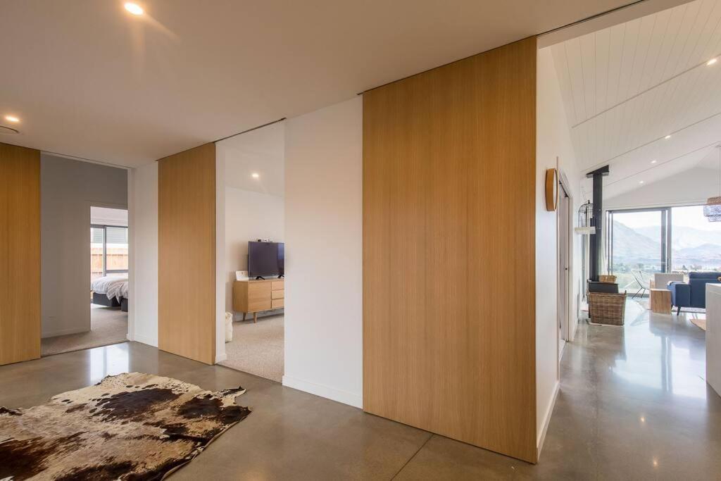 Holiday home Lakeview Heights - 2020 Built Luxury Large House & Self Contained - 264 Sq Mtr Wanaka