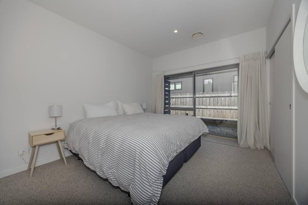 Holiday home Lakeview Heights - 2020 Built Luxury Large House & Self Contained - 264 Sq Mtr Wanaka