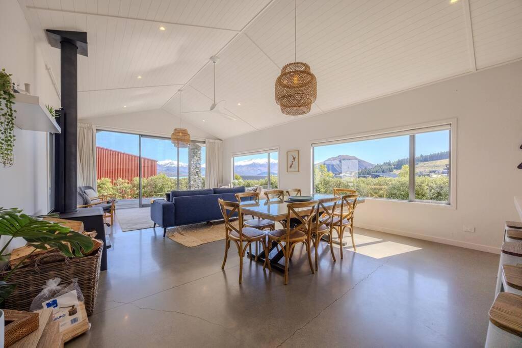 Lakeview Heights - 2020 Built Luxury Large House & Self Contained - 264 Sq Mtr Holiday home *