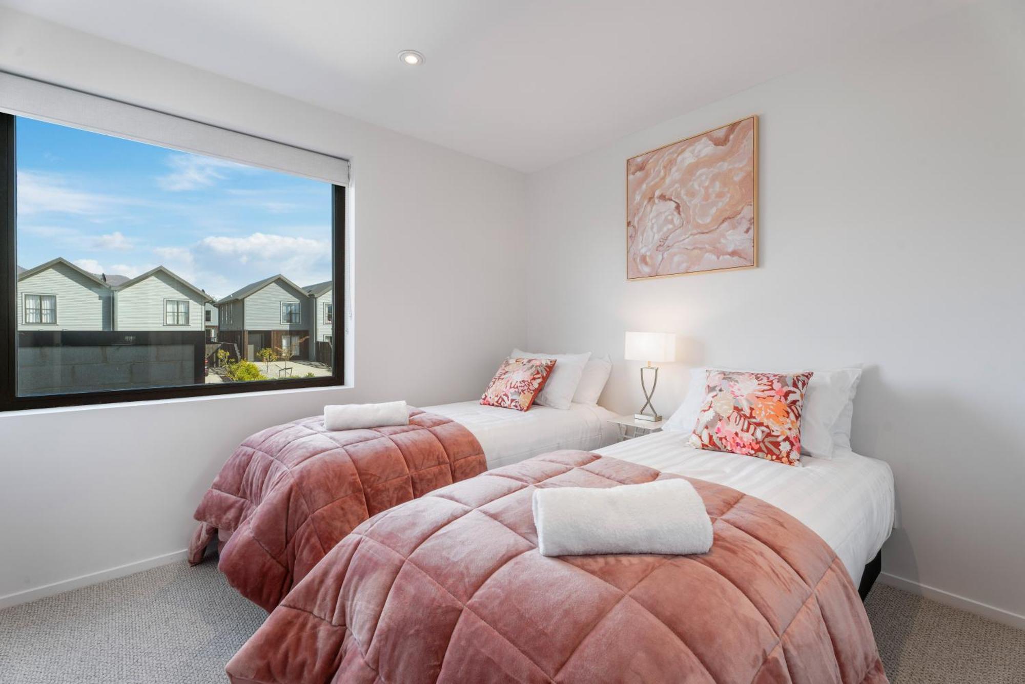 Alpine Horizons - Your Dream Awaits Wanaka