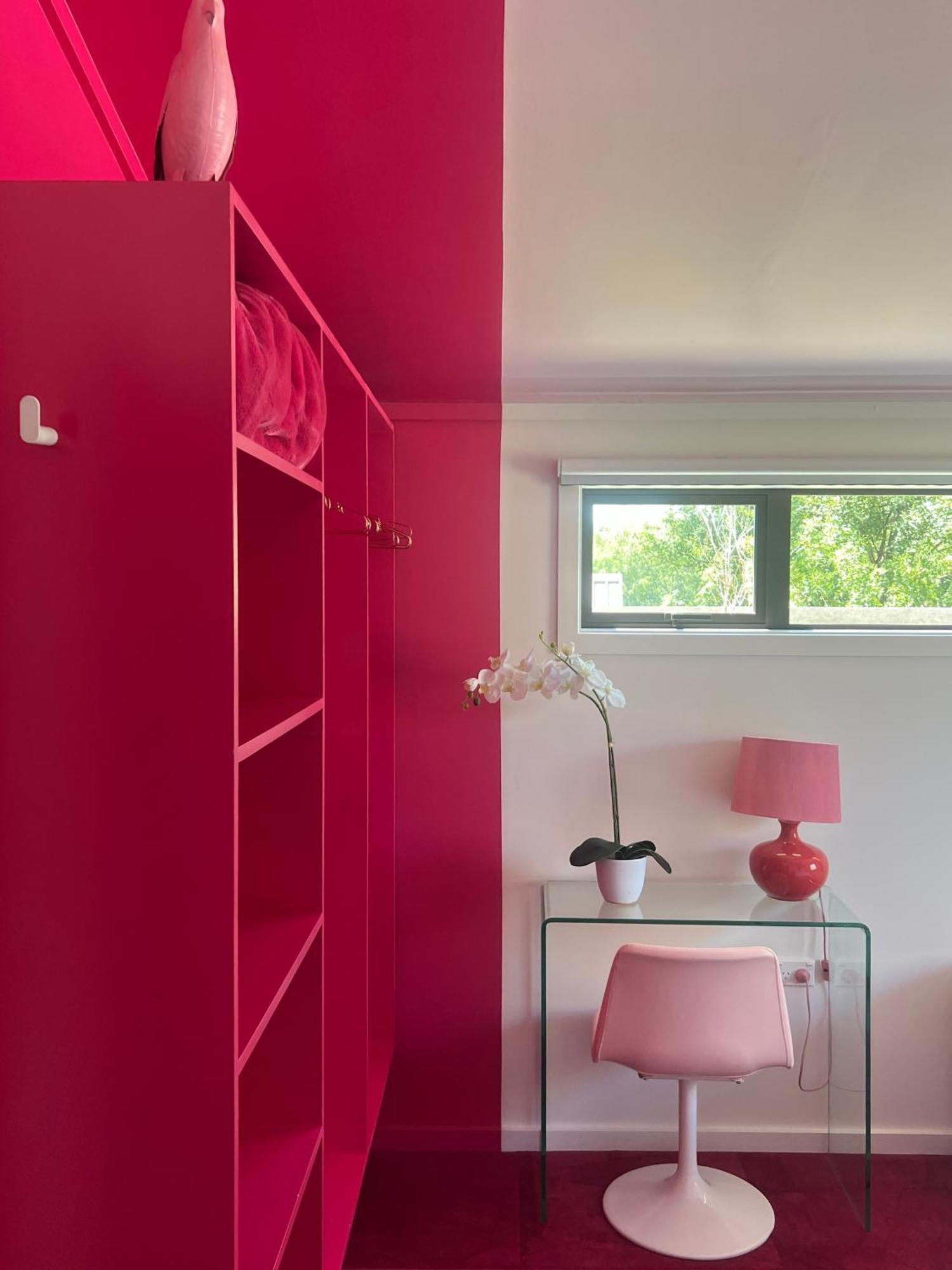 Designers Dream, Tokyo Pop Art With Courtyard, Fire & Views Apartment *