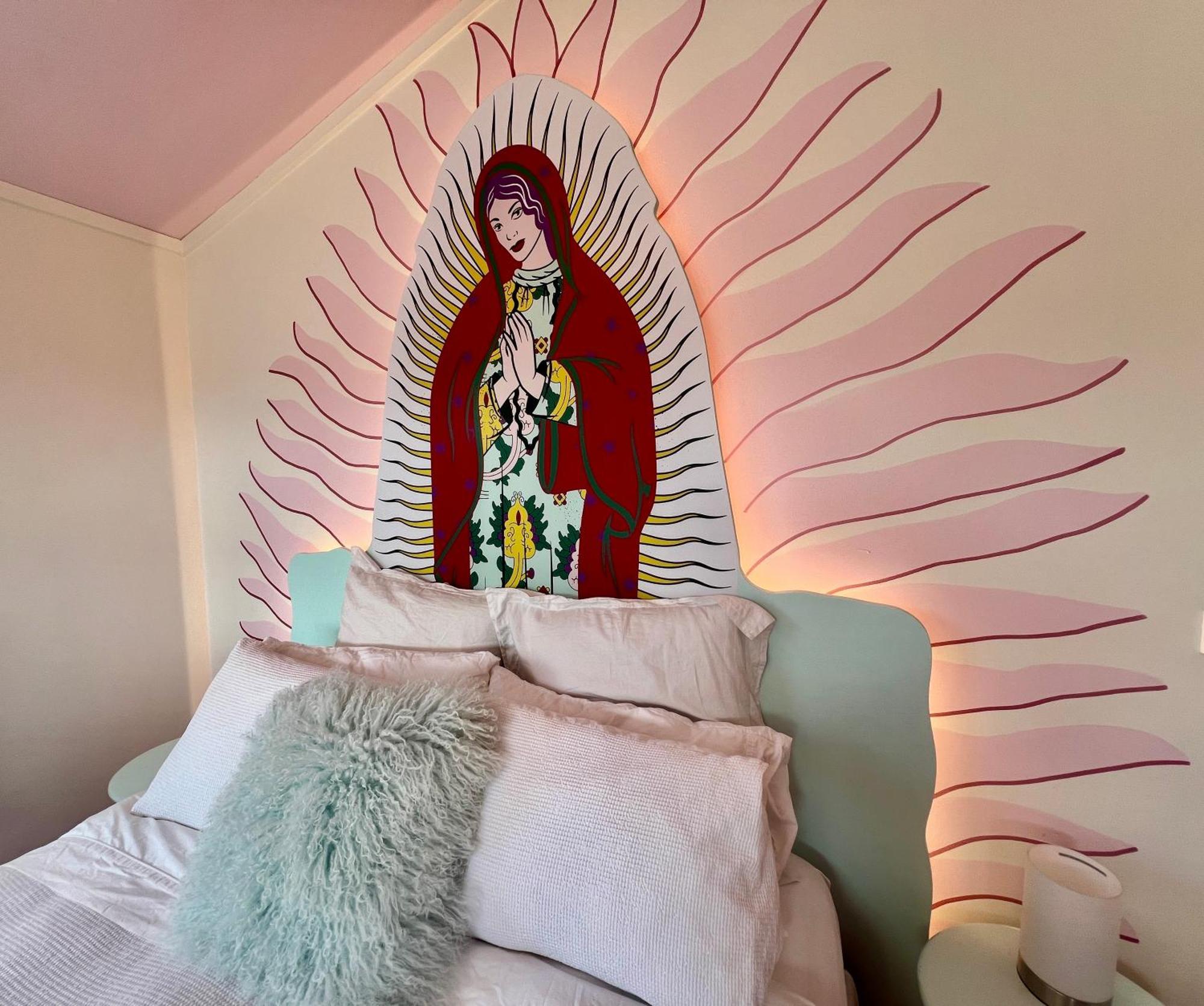 Apartment Designers Dream, Tokyo Pop Art With Courtyard, Fire & Views