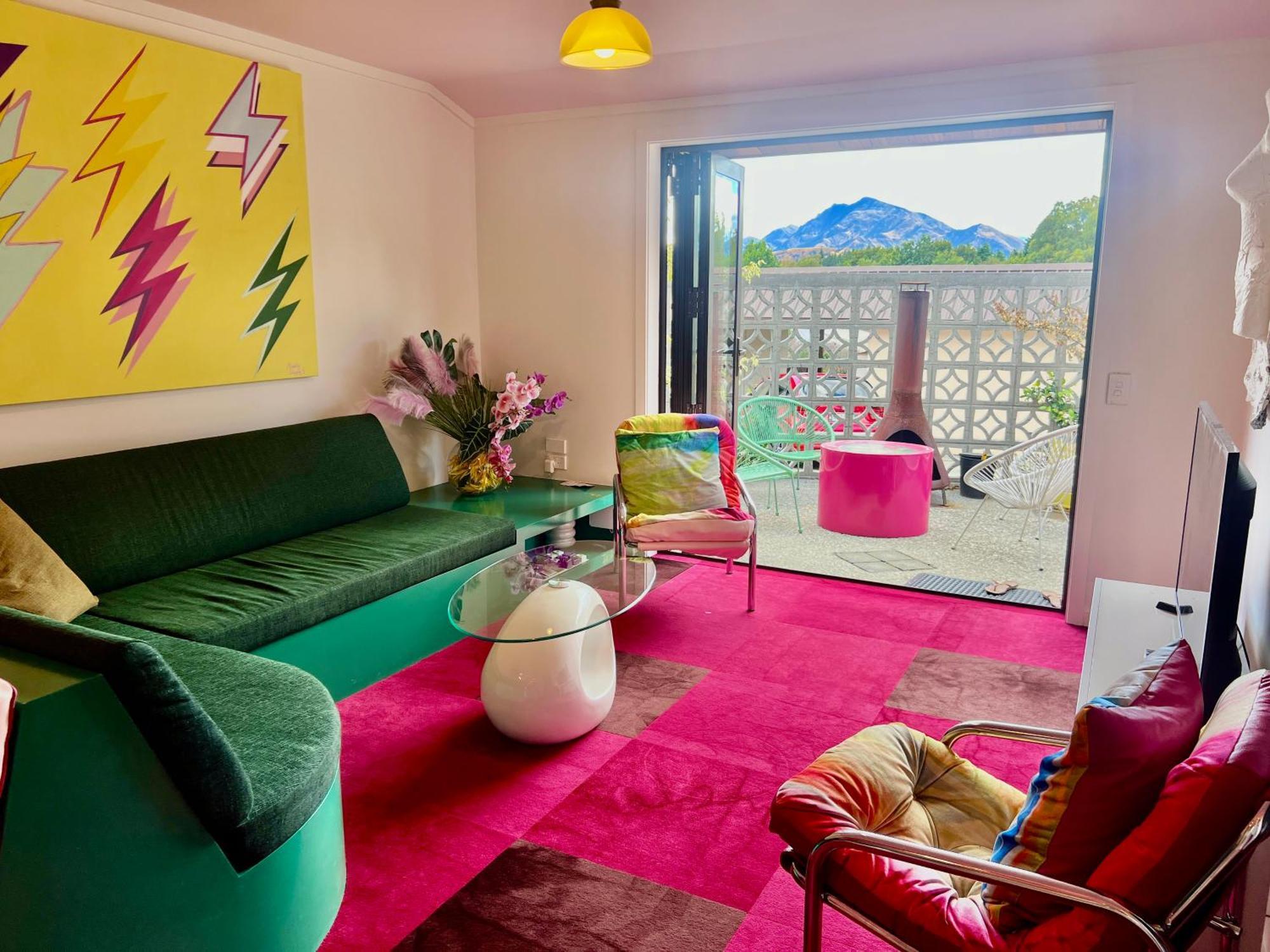 Designers Dream, Tokyo Pop Art With Courtyard, Fire & Views *