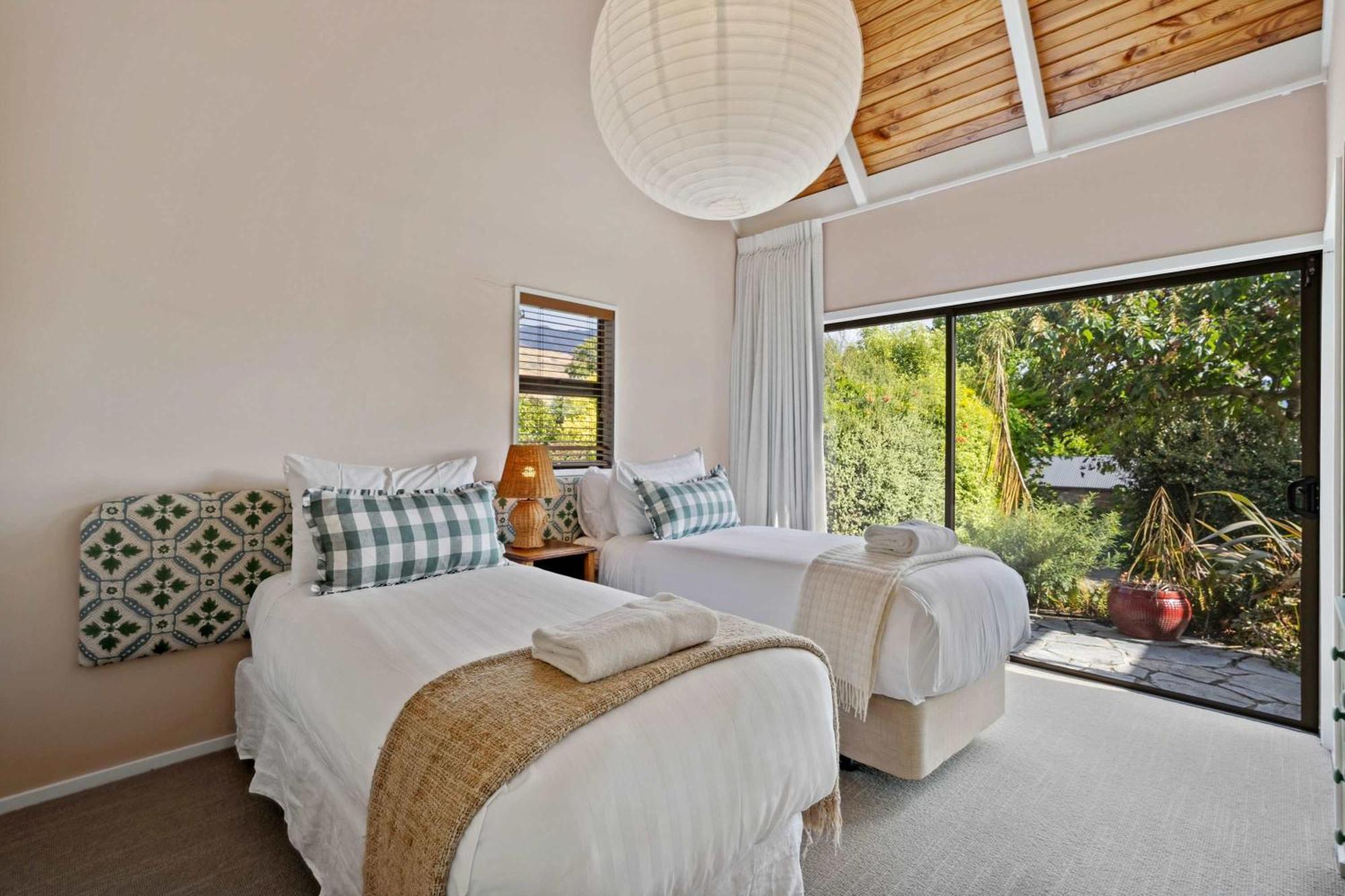 Holiday home Tranquility On Redwood Wanaka
