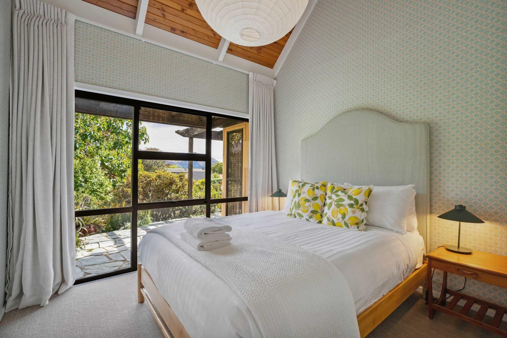 Holiday home Tranquility On Redwood Wanaka