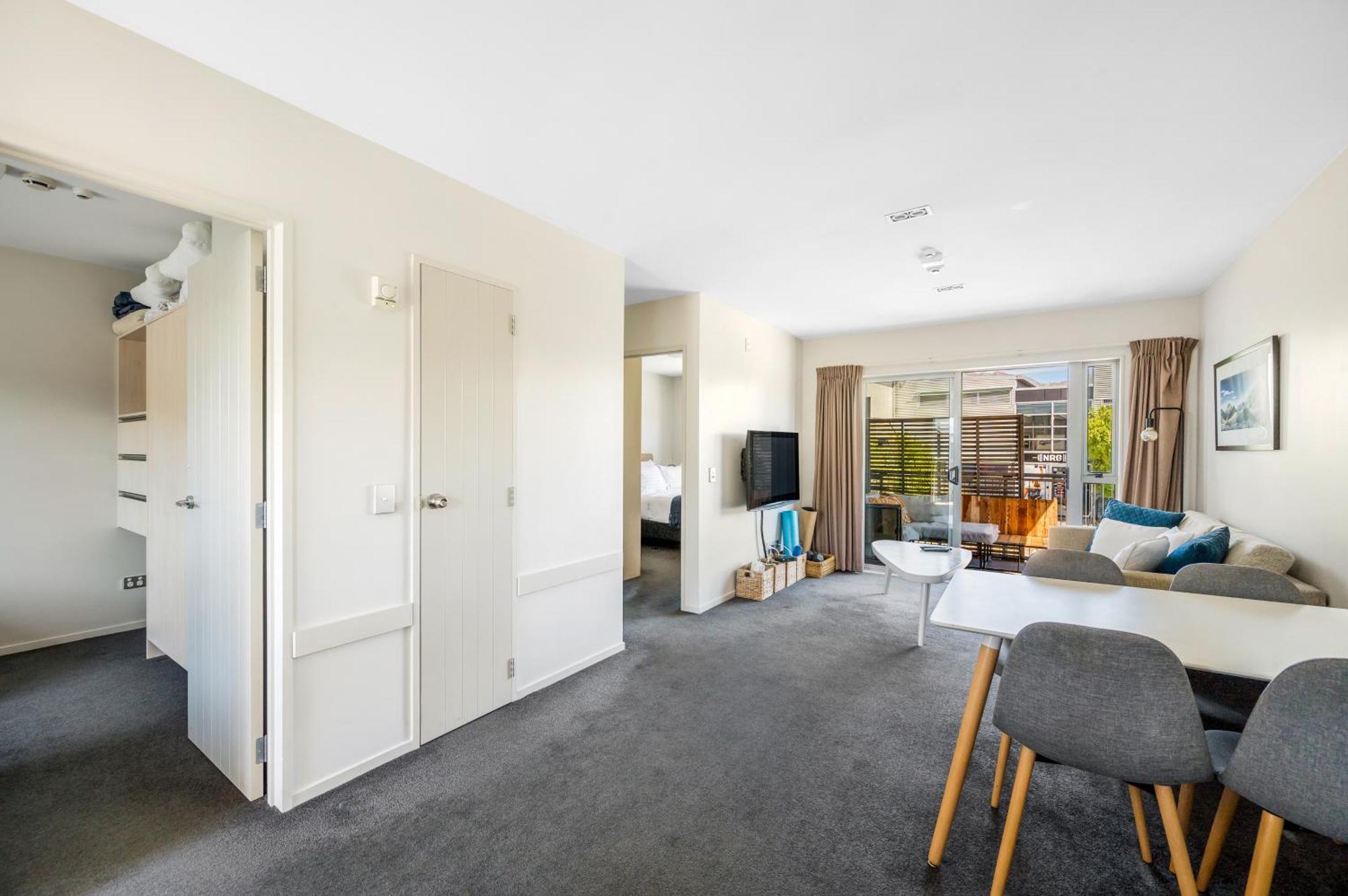 Apartment Bright Cozy - Cbd - Free Parking *